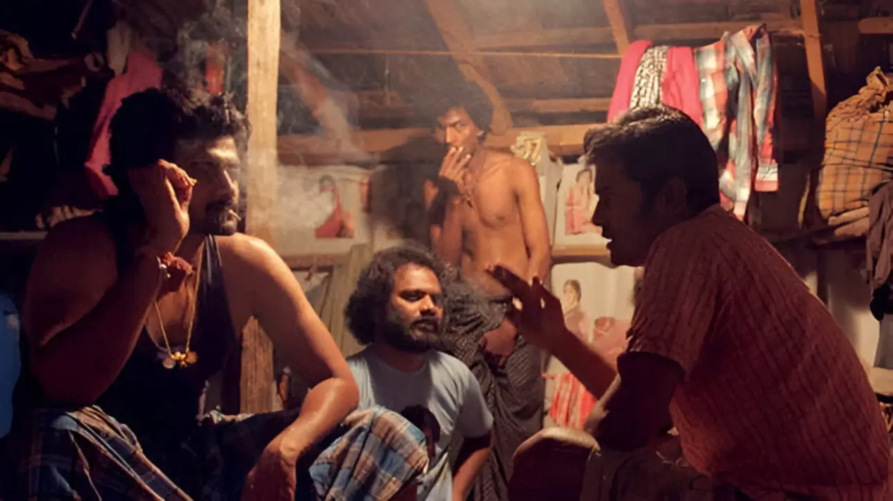 Moodar Koodam backdrop