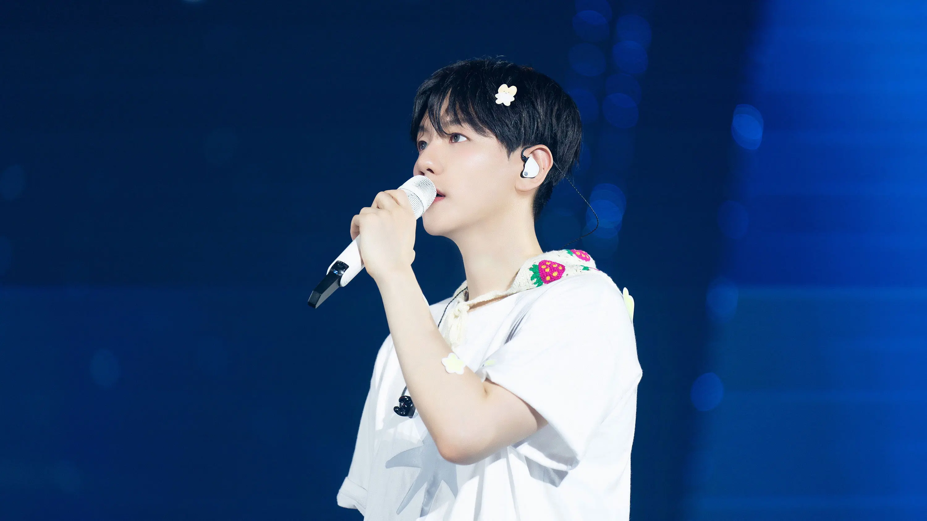 BAEKHYUN: Lonsdaleite [dot] IN CINEMAS backdrop