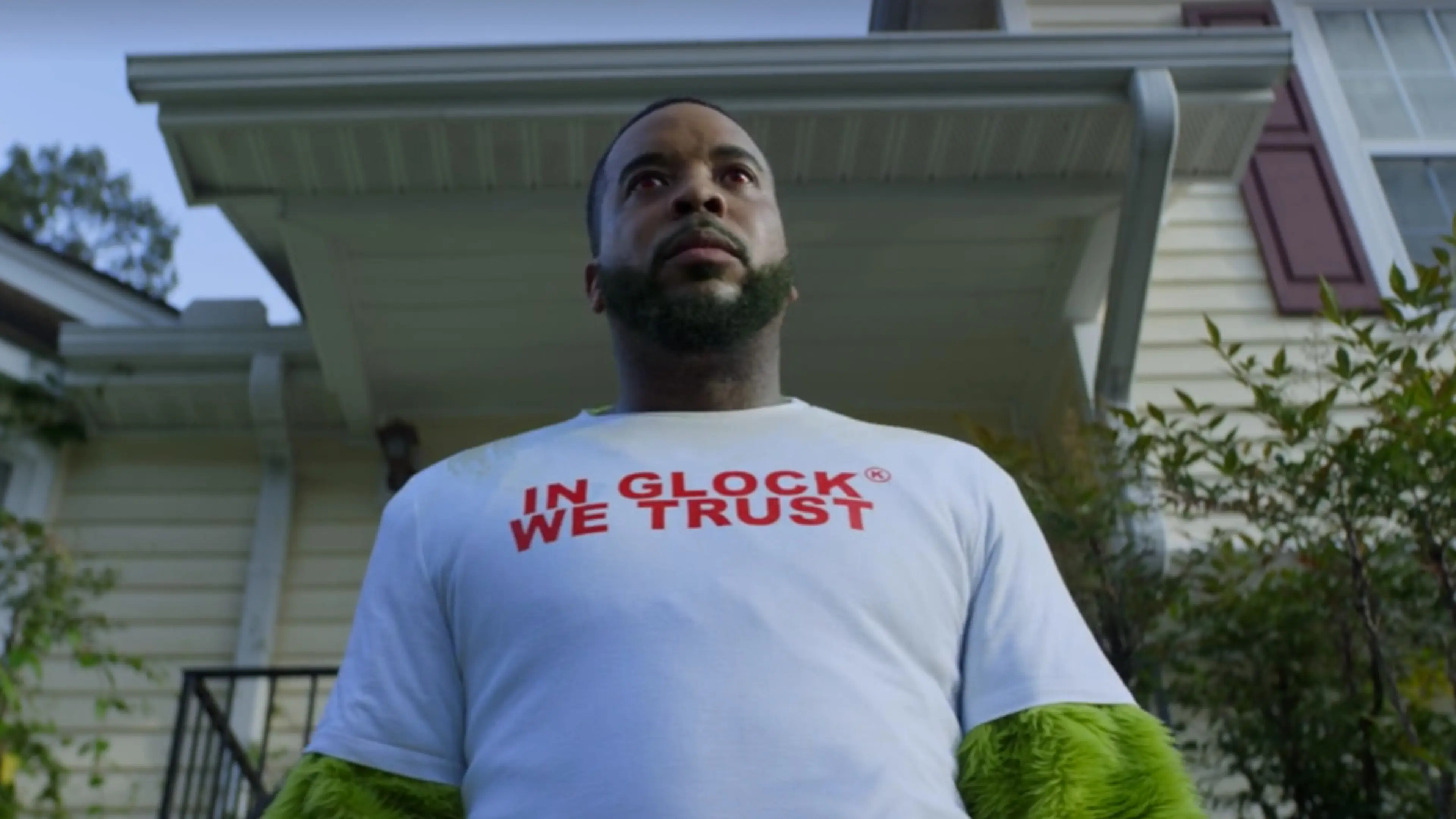 The Grinch That Stole B*tches backdrop