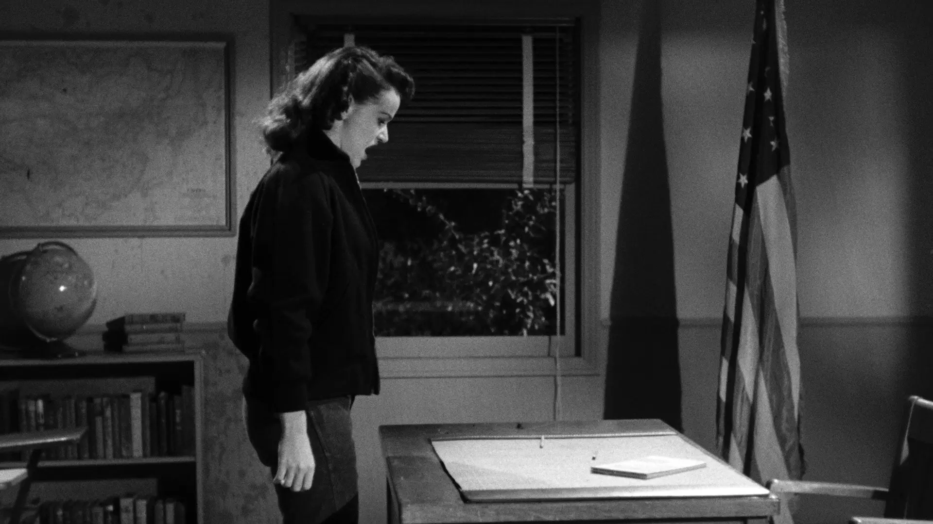 The Violent Years backdrop