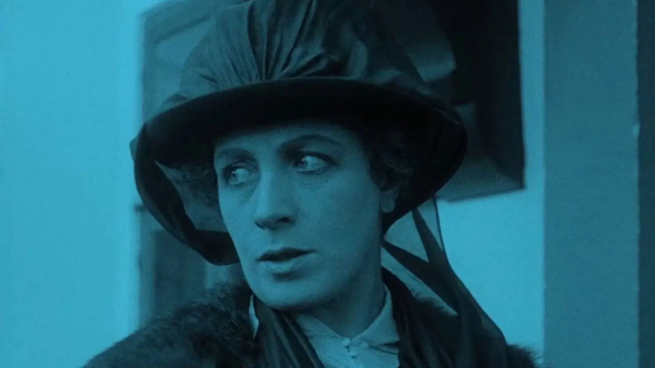 Thora van Deken backdrop