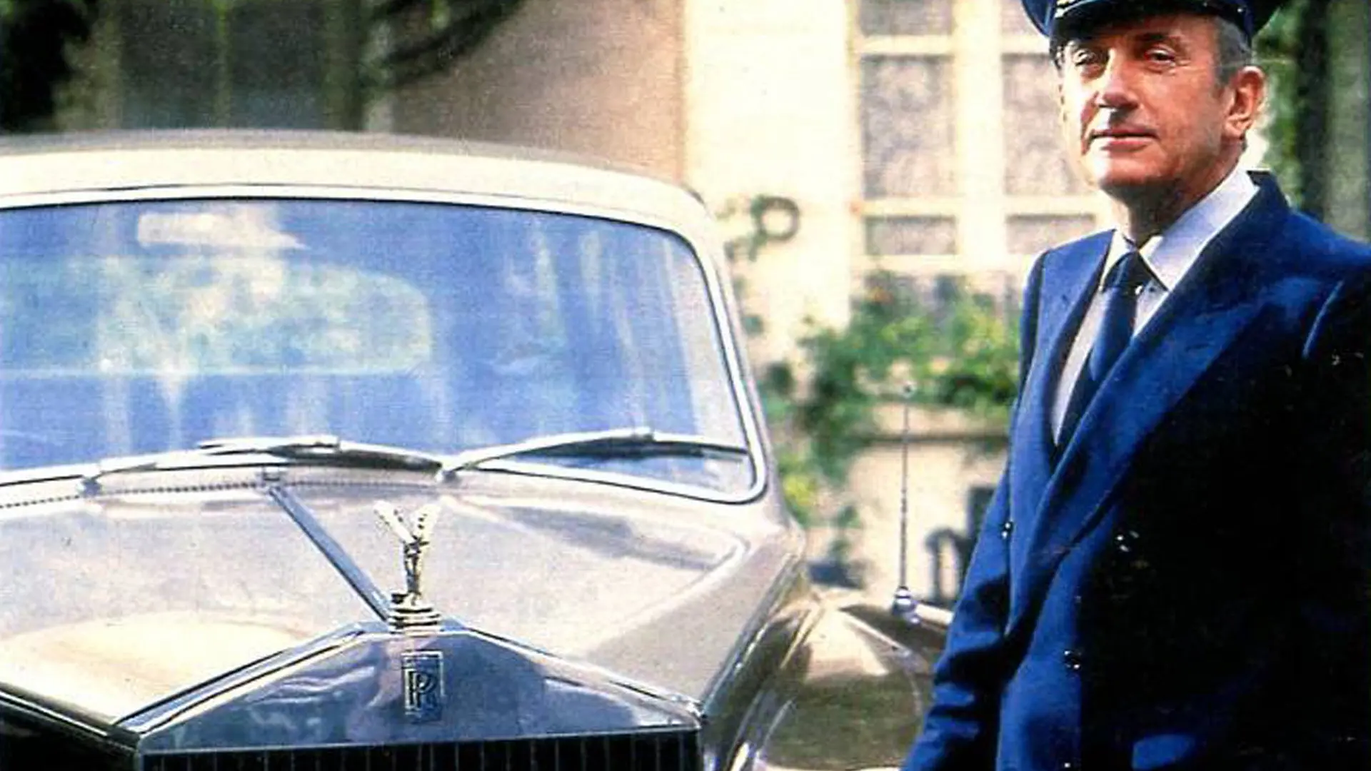 La Belle Anglaise backdrop