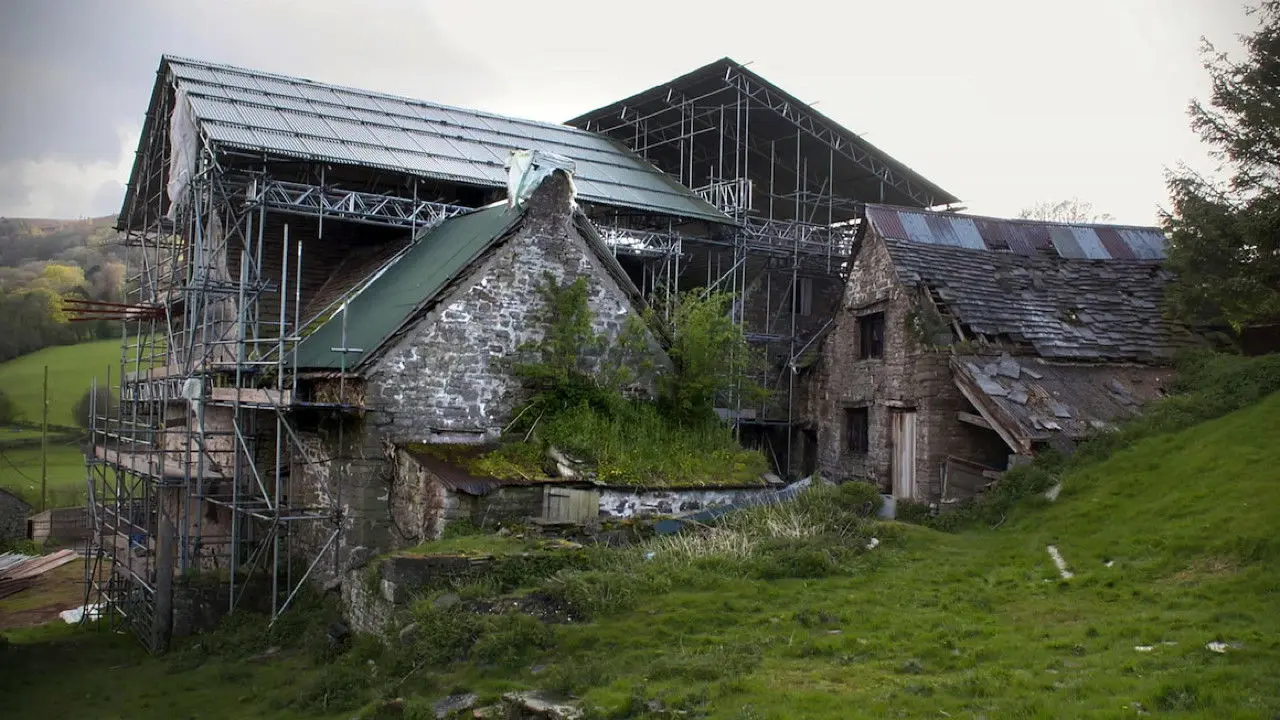 Historic House Rescue backdrop