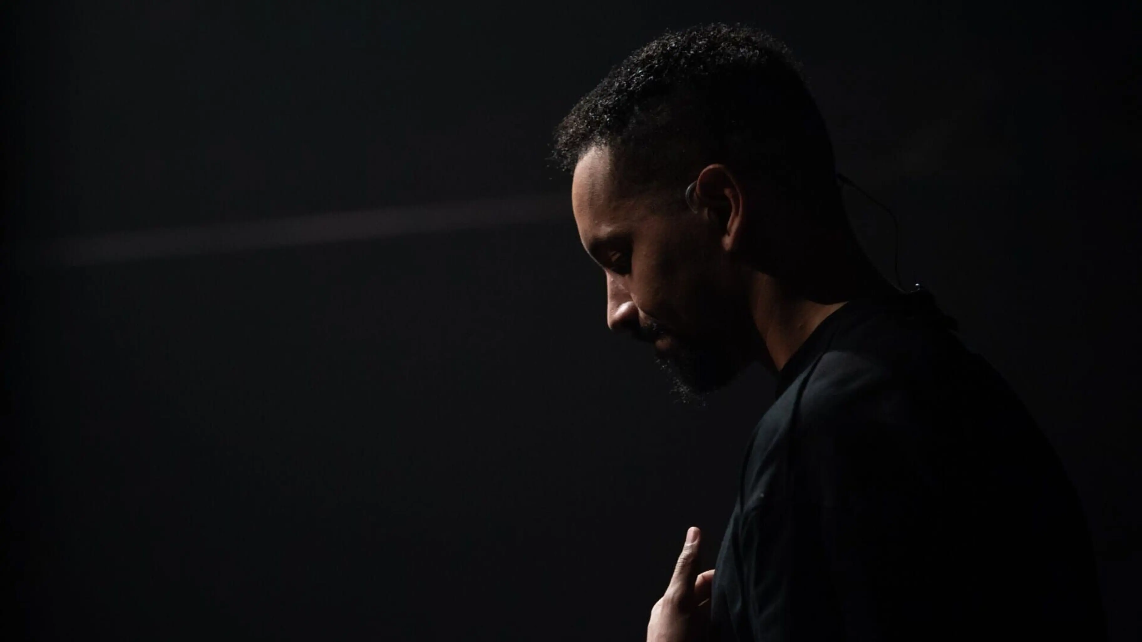 Waly Dia - Une heure à tuer backdrop