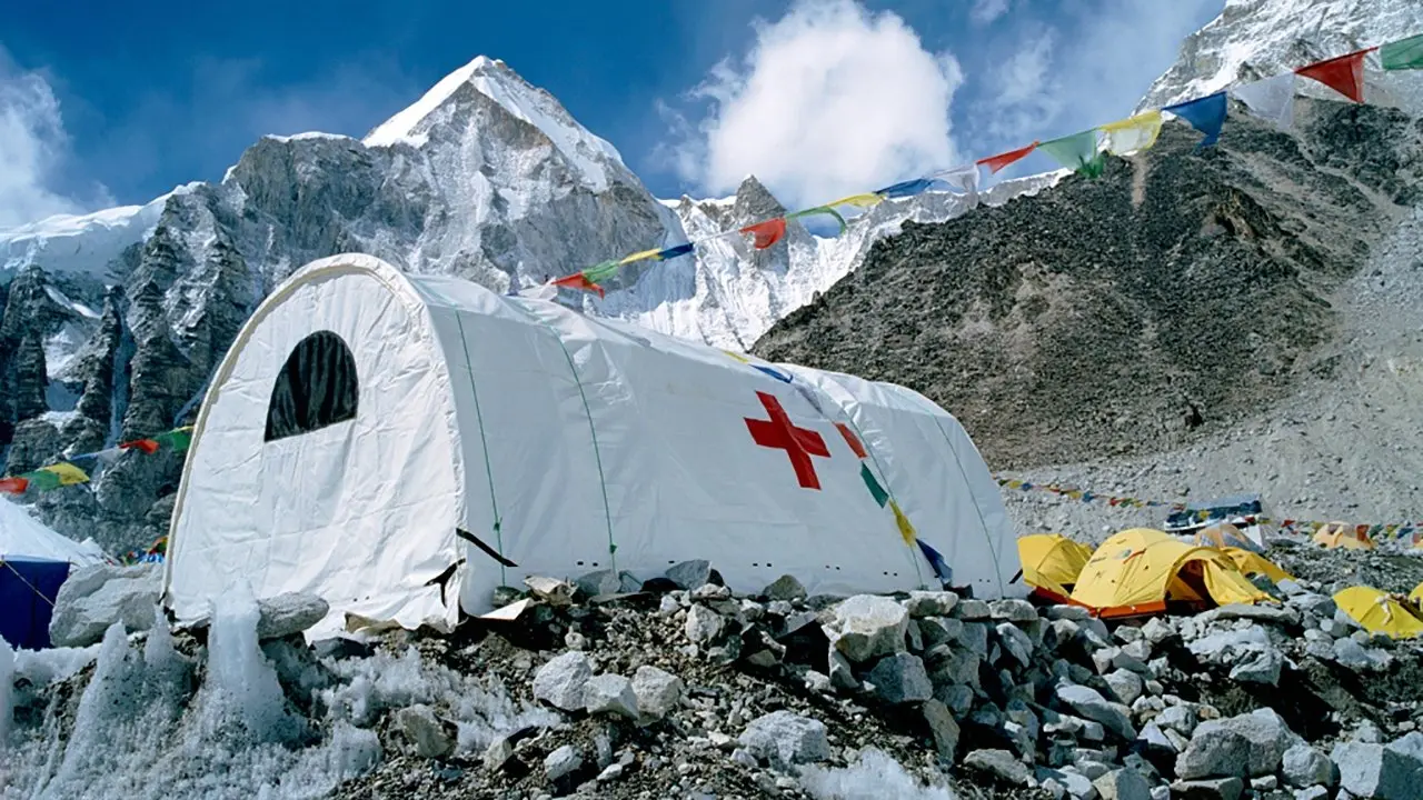 Everest ER backdrop