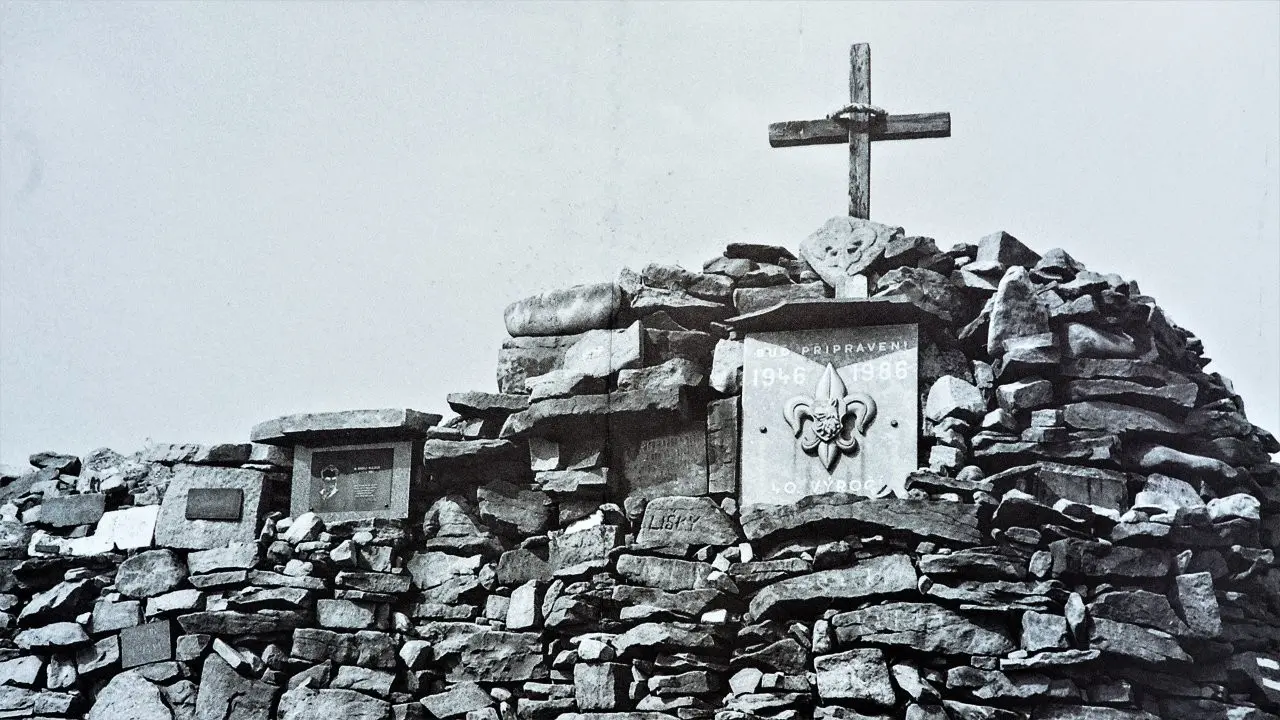 Minuta ticha backdrop