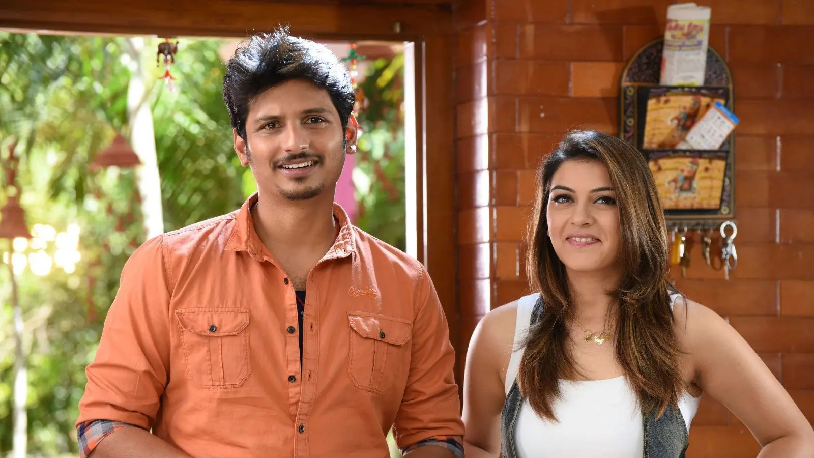 Pokkiri Raja backdrop