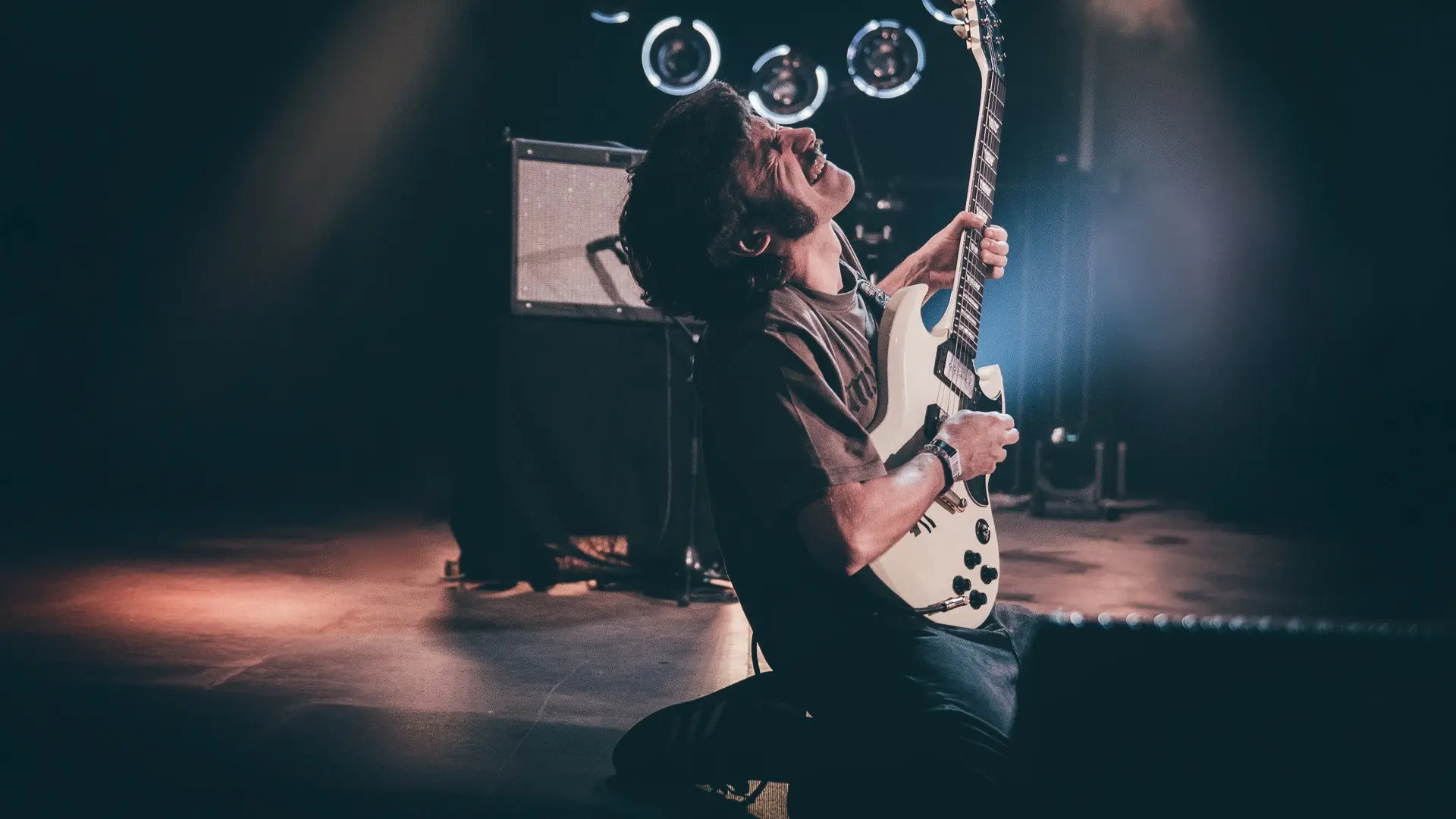 Travo en concert aux Trans Musicales de Rennes 2024 backdrop