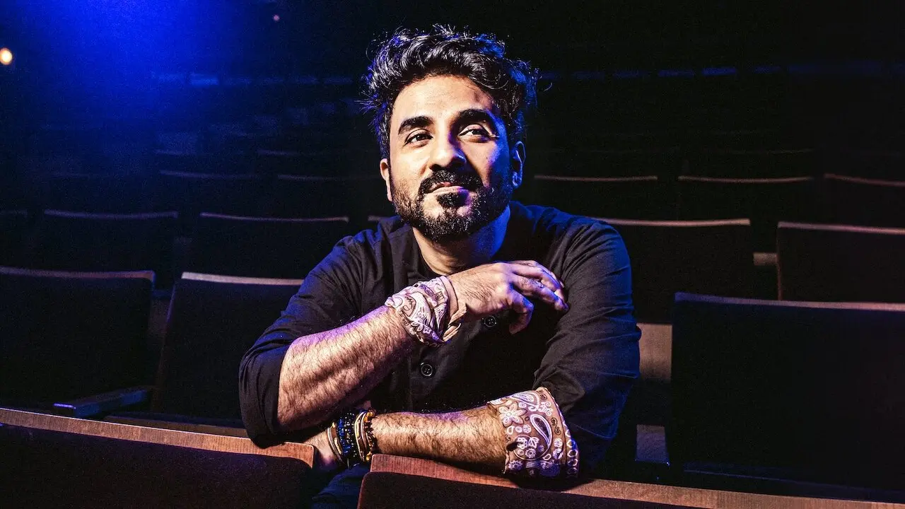 Vir Das: Landing backdrop