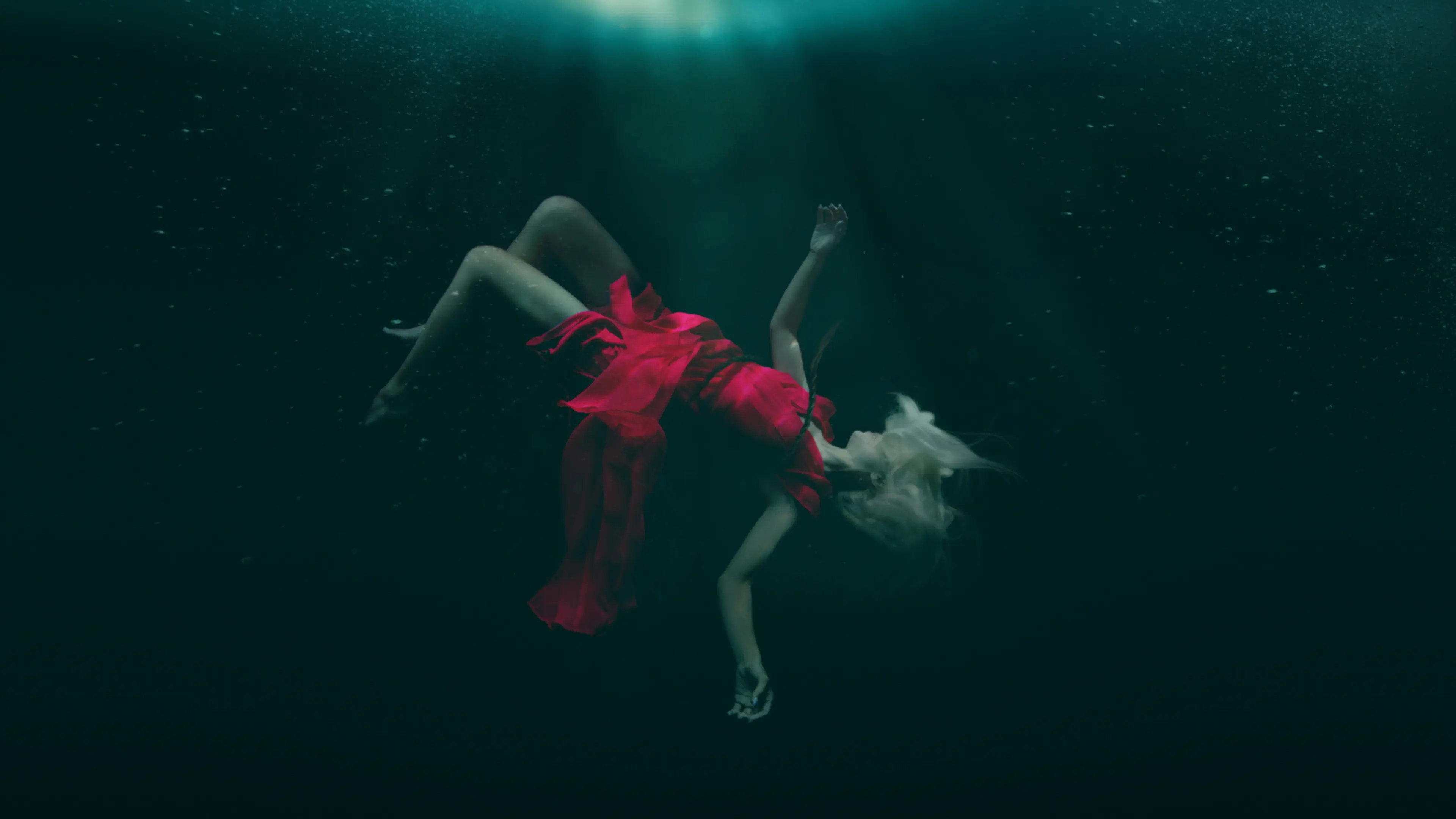 Dark Waters: Murder in the Deep backdrop