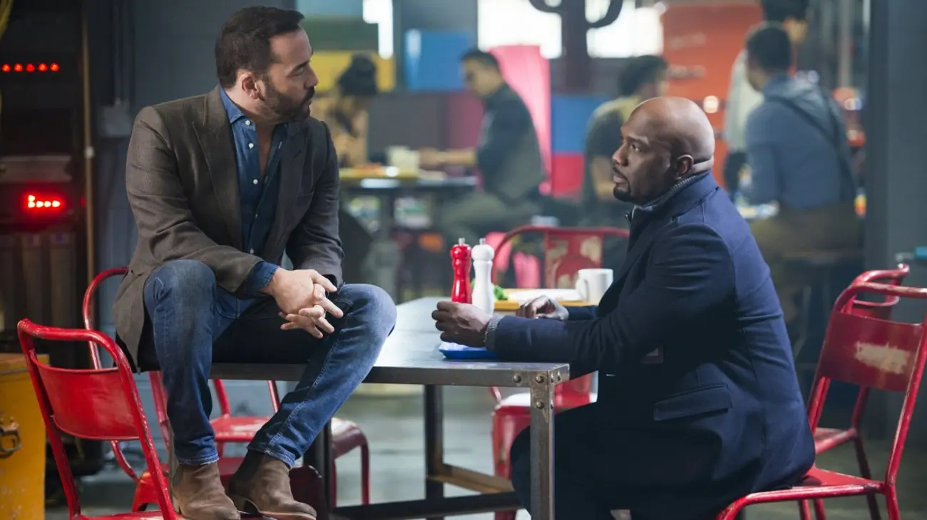 Wisdom of the Crowd backdrop