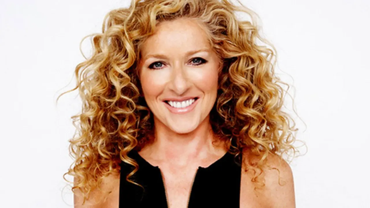 Superior Interiors with Kelly Hoppen backdrop