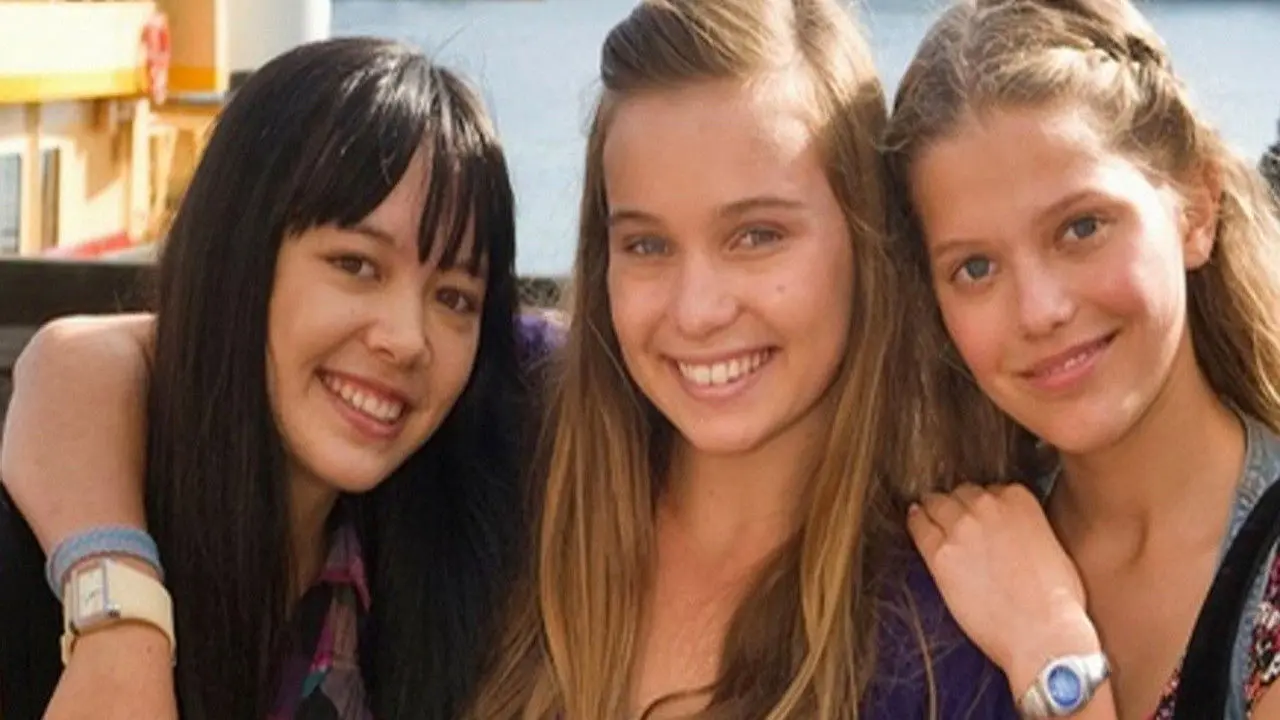 A gURLs wURLd backdrop