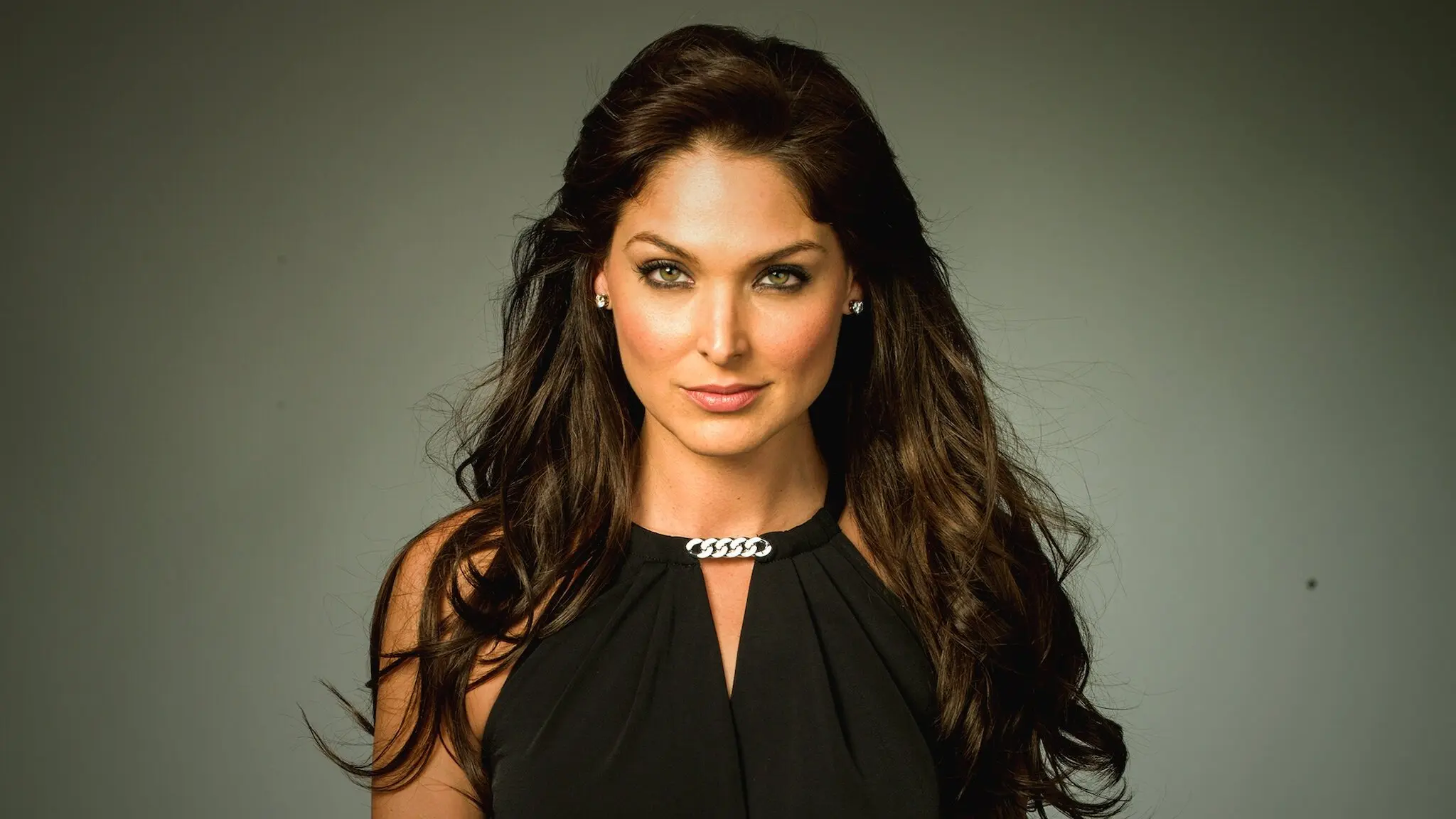 Senora Acero backdrop