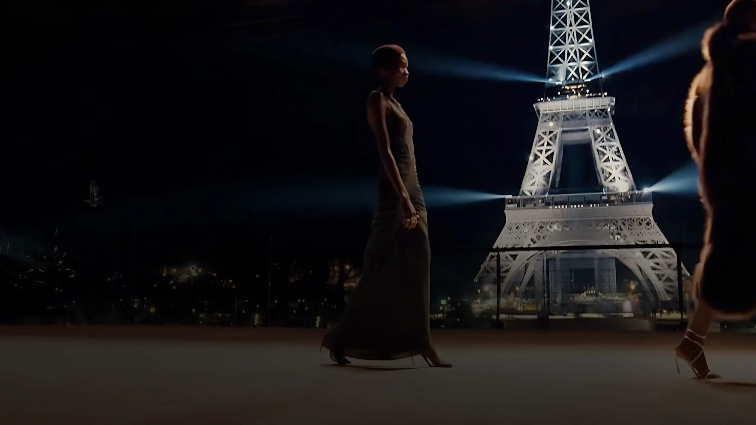 Paris, Capitale de la Mode ! 50 ans de Fashion Week ! backdrop