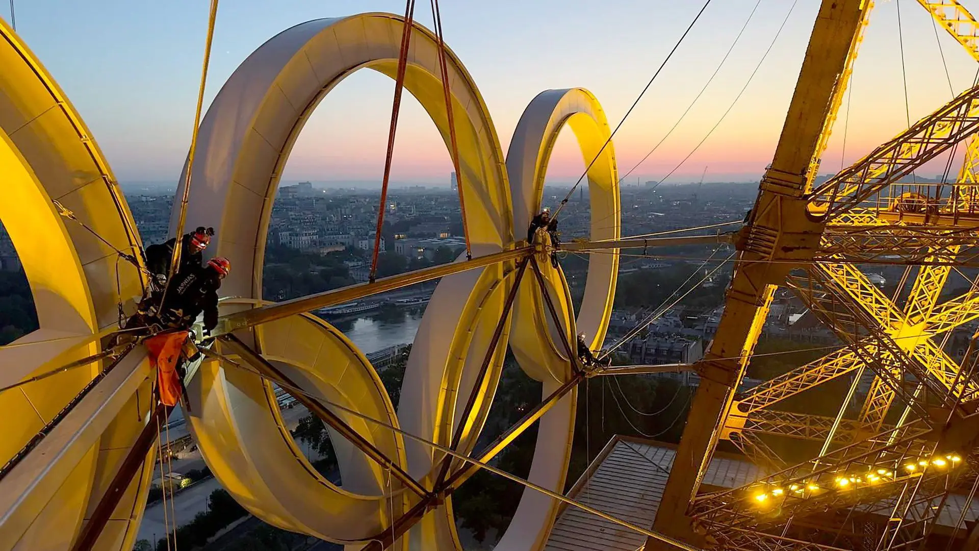 The Heart of the Paris Games backdrop