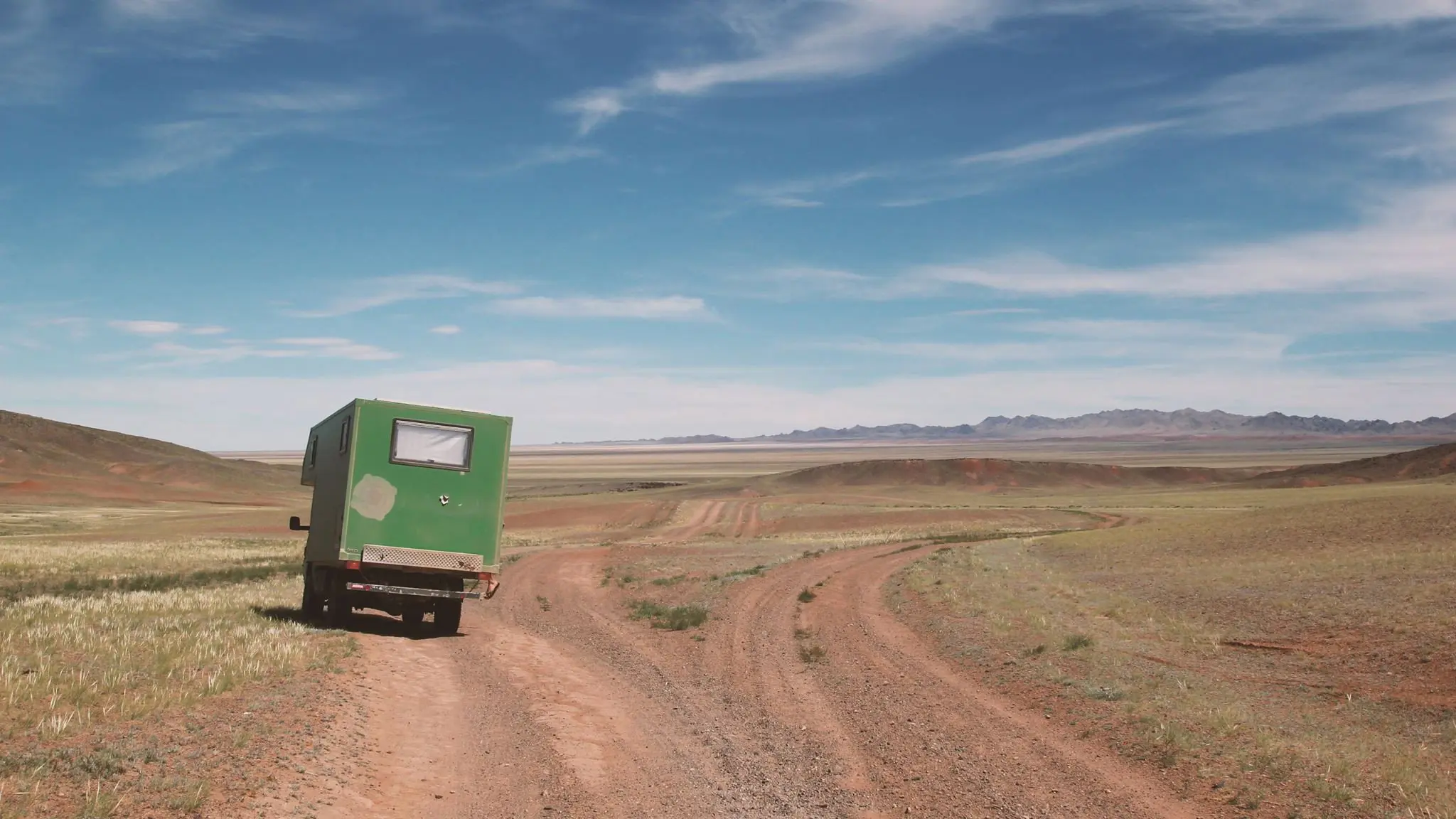 In 927km Right: Part 1 — On the Other Side of the TV backdrop