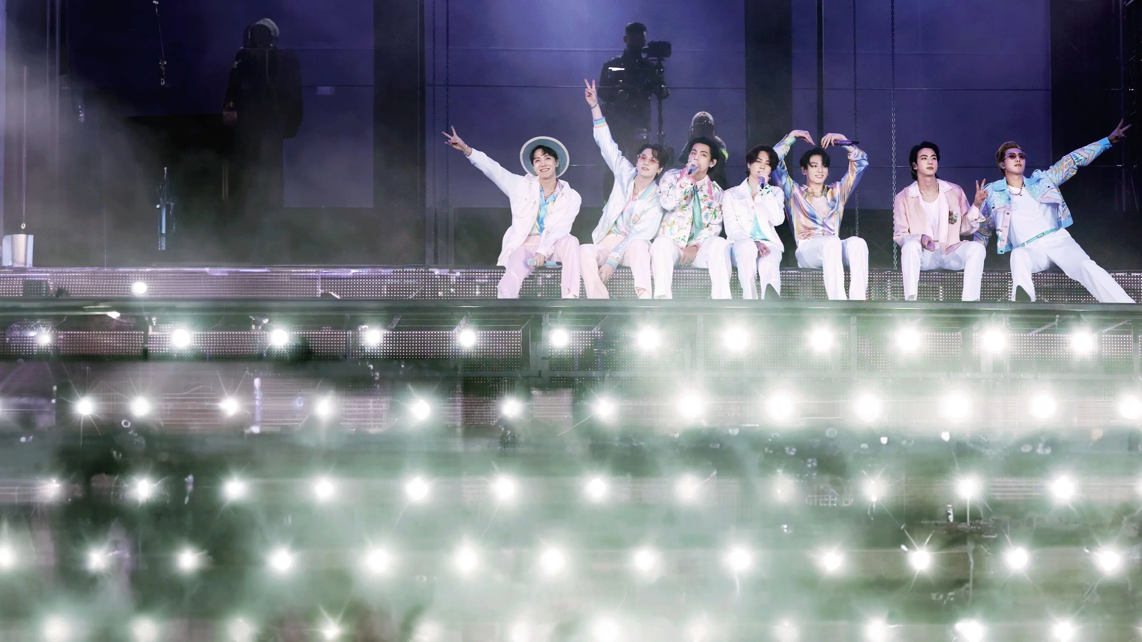 BTS Monuments: Beyond the Star backdrop