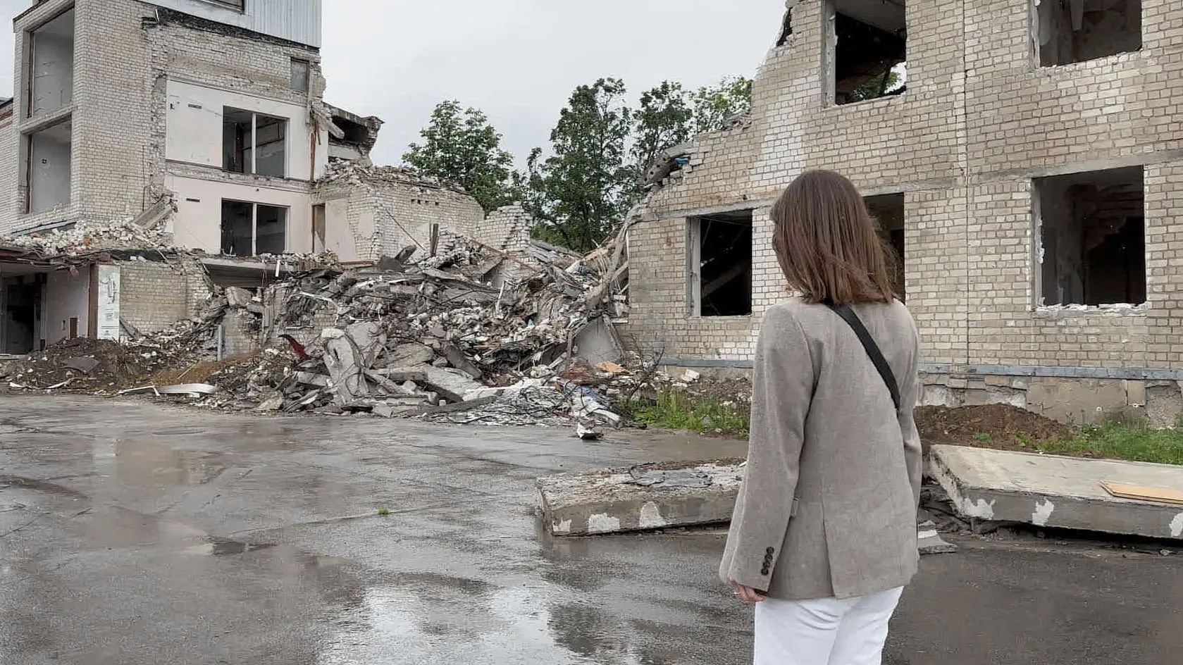The Architects of Hope: The First Steps in Rebuilding Ukraine backdrop