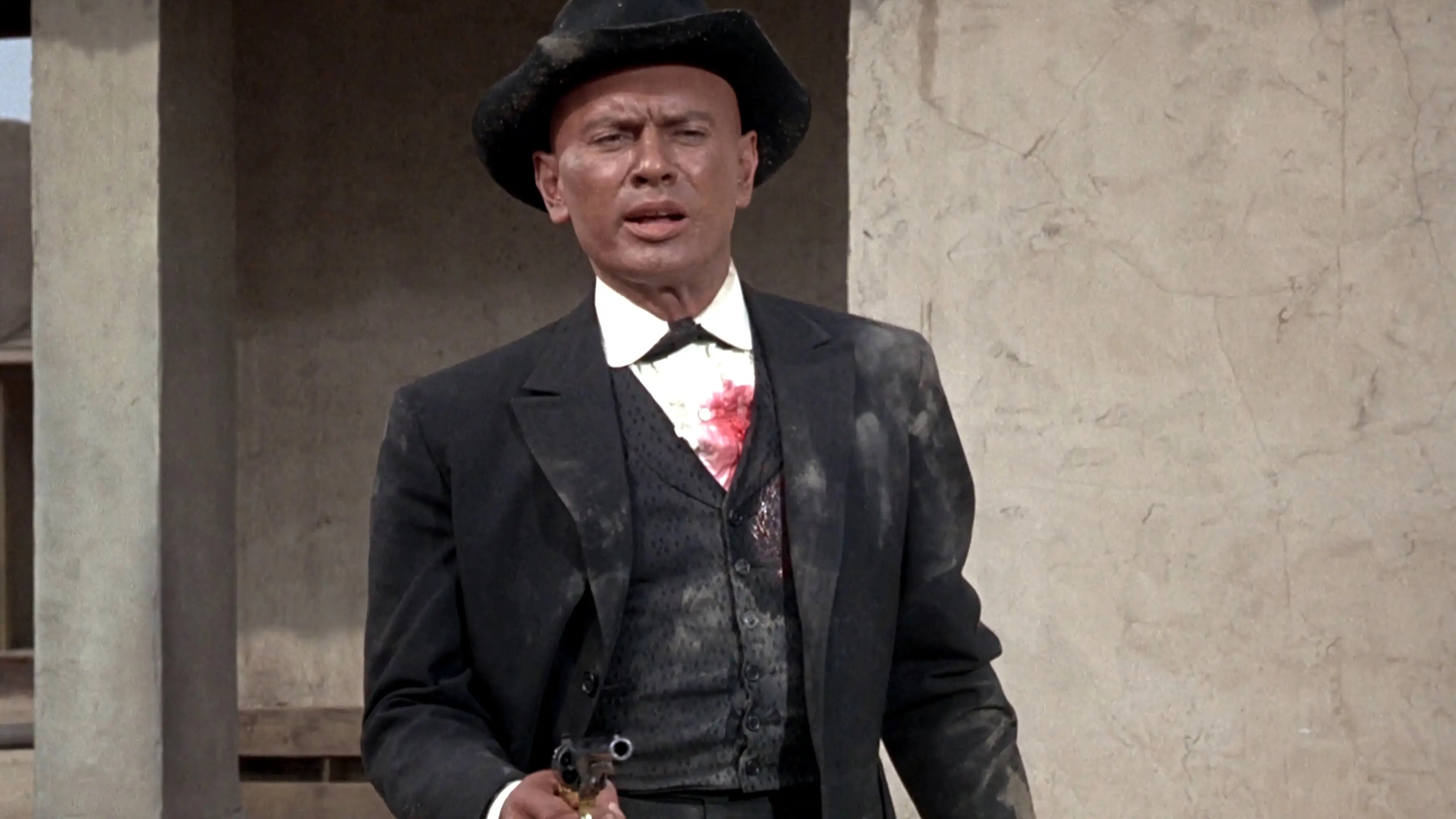Invitation to a Gunfighter backdrop