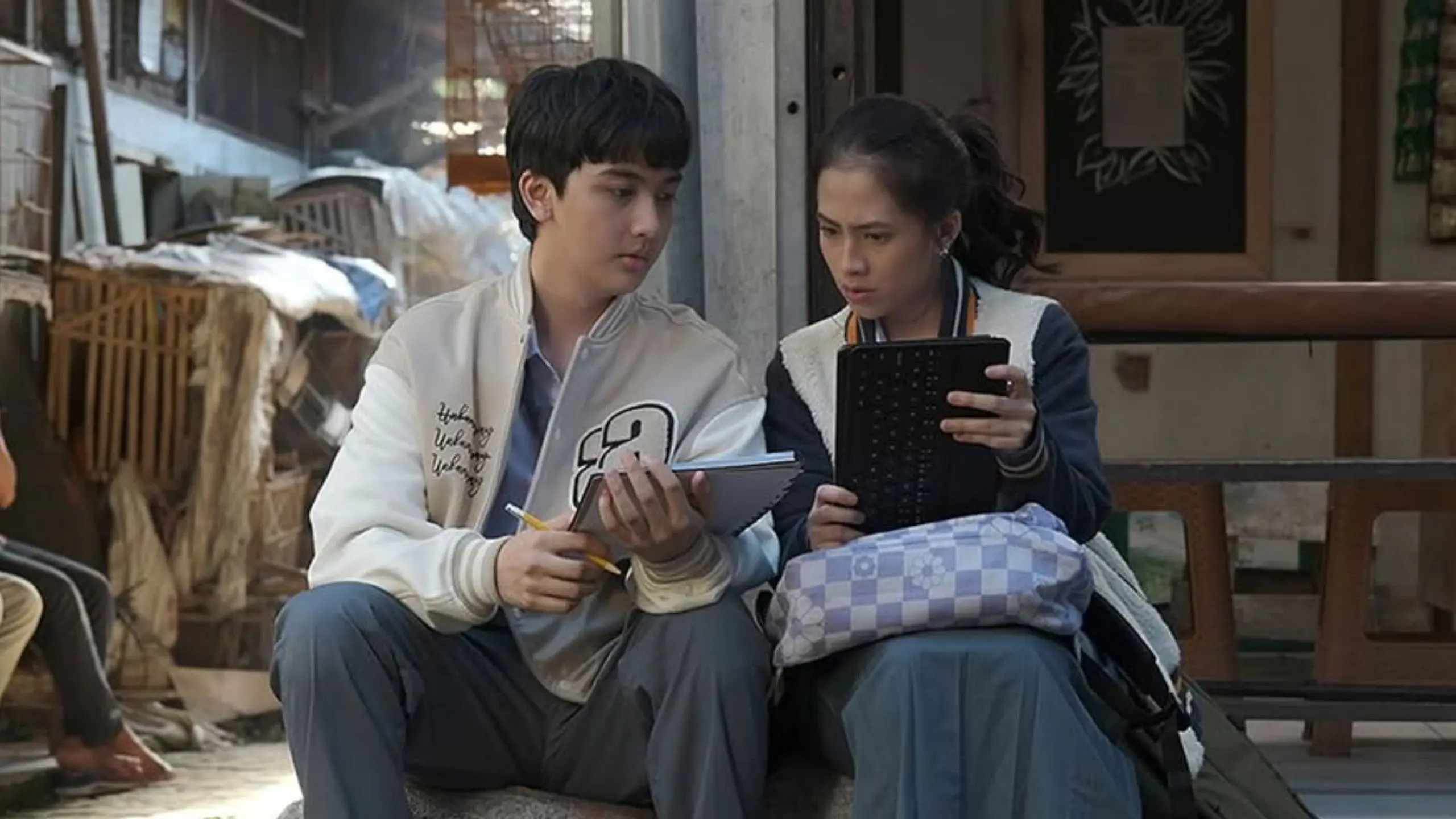 Bertaut Rindu backdrop