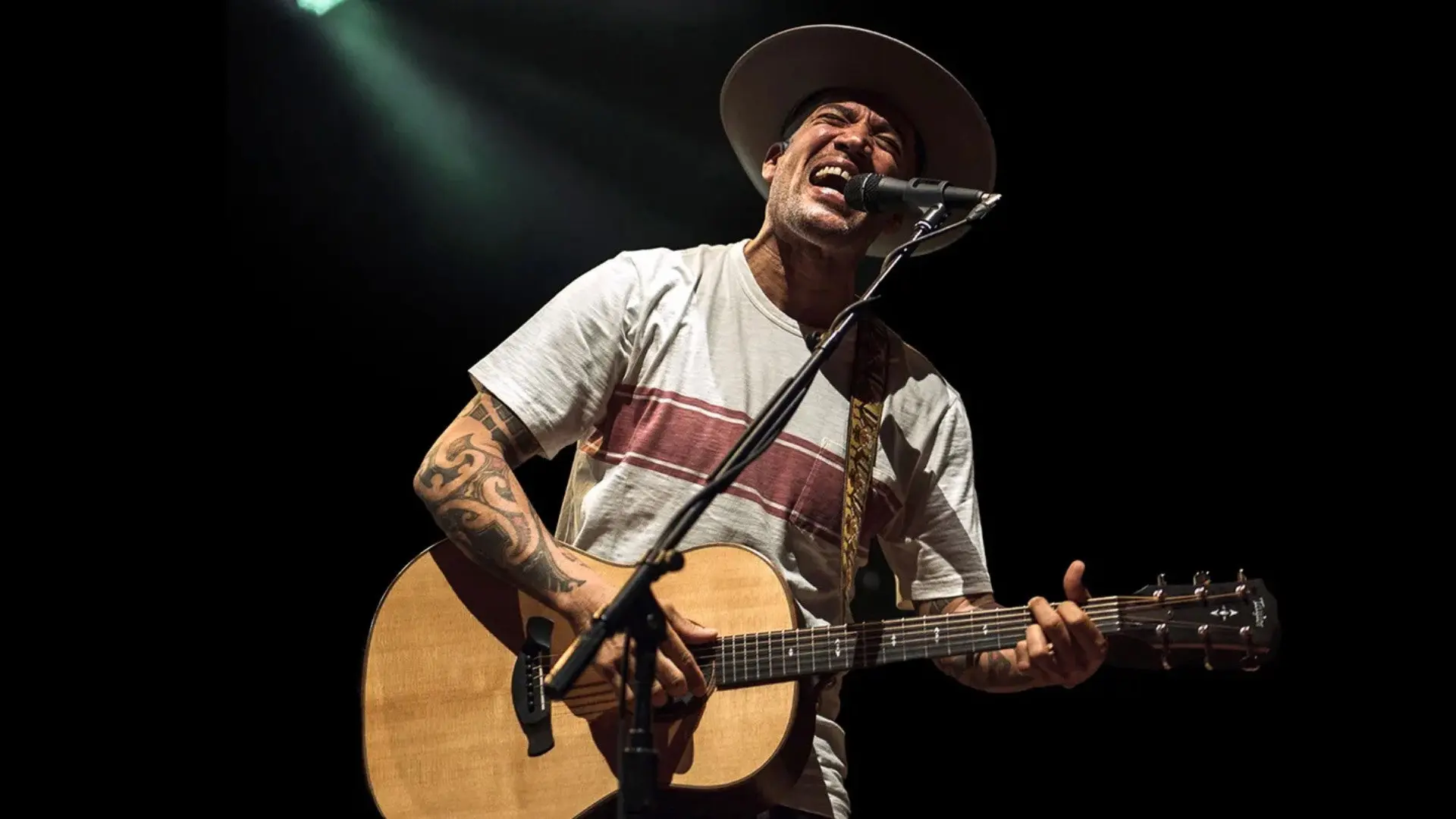 Ben Harper & The Innocent Criminals Olympia 2023 backdrop