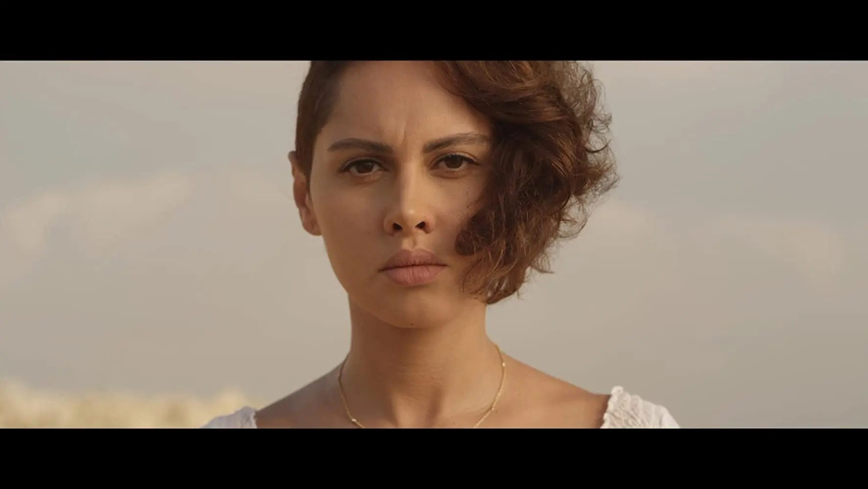 One Week, Two Days backdrop