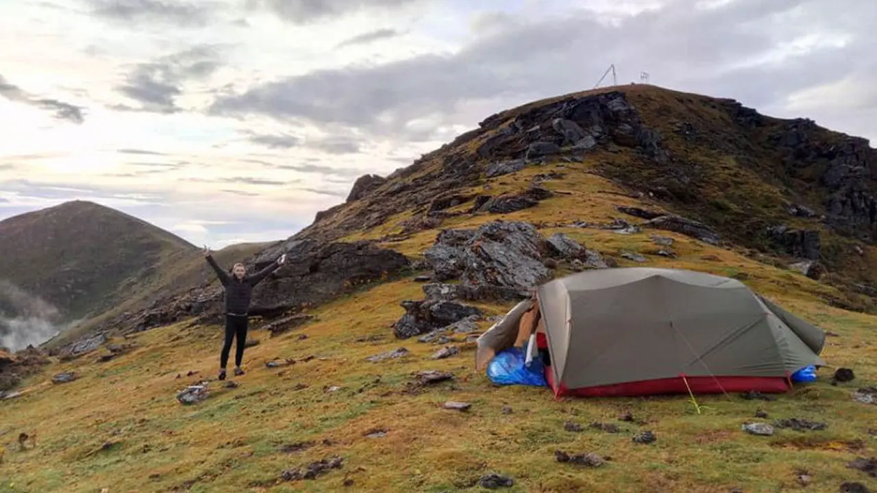 Lumdo Kolola backdrop