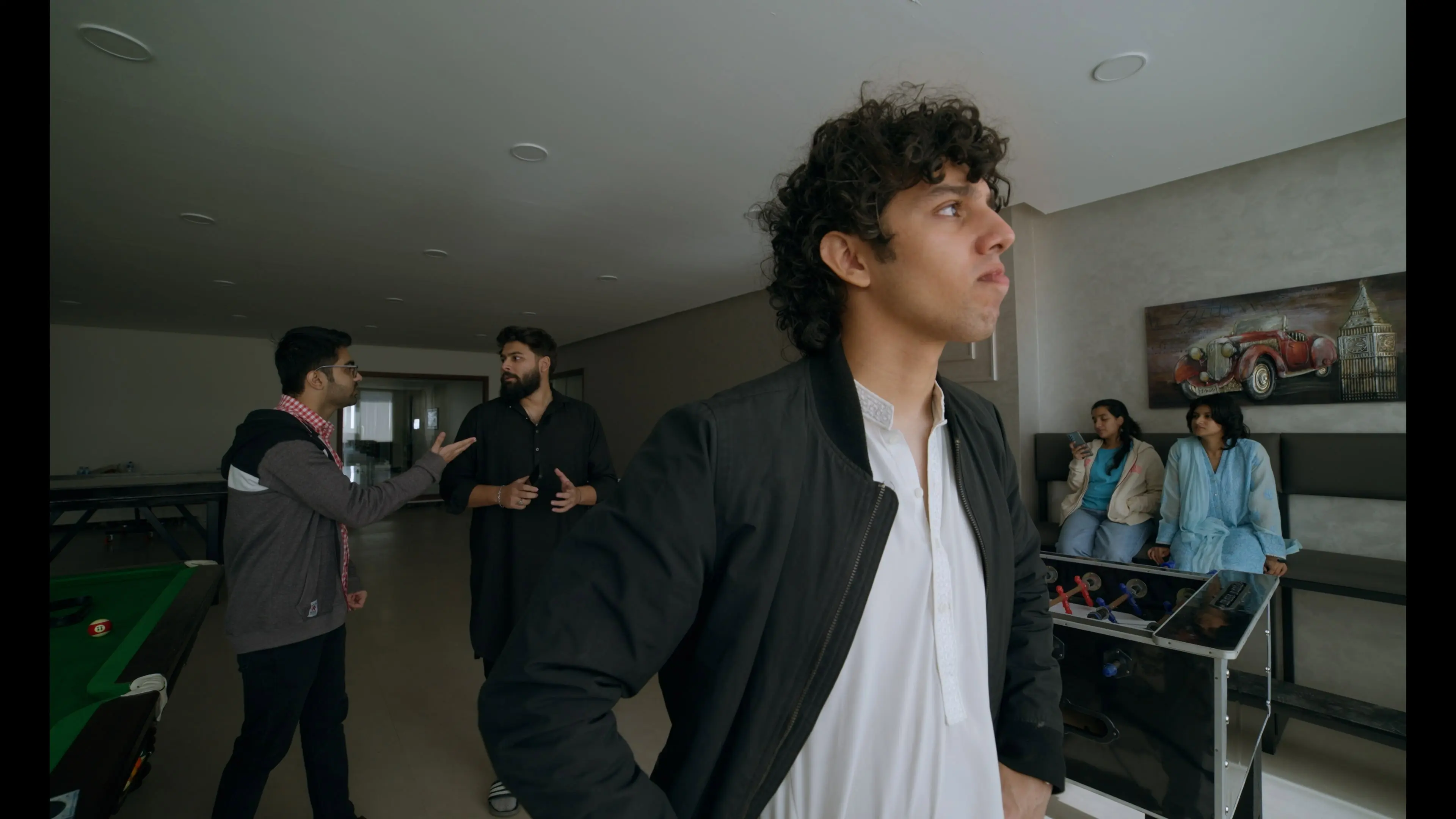 Apna Kya Lena Dena backdrop