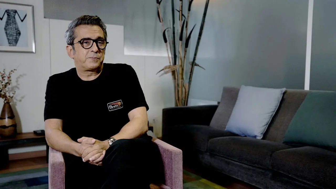 Los locos que no pararon la tele backdrop