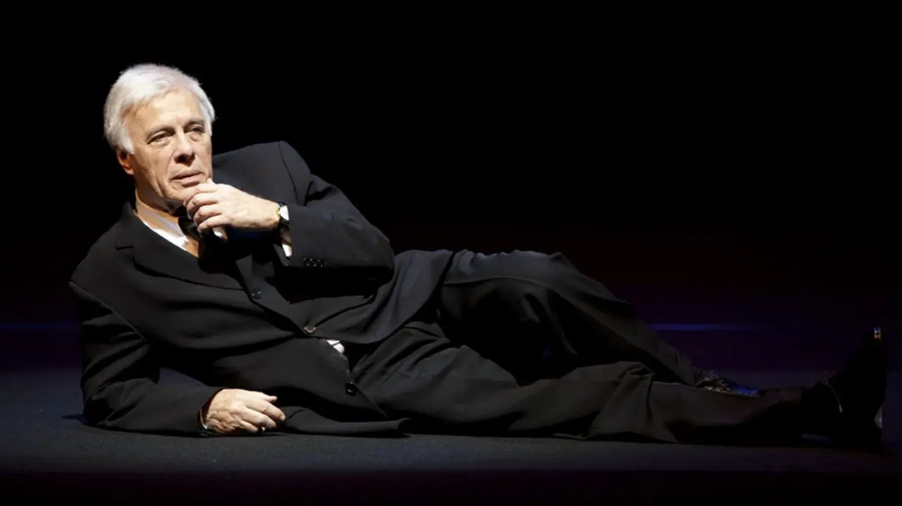 Guy Bedos - Rideau! backdrop