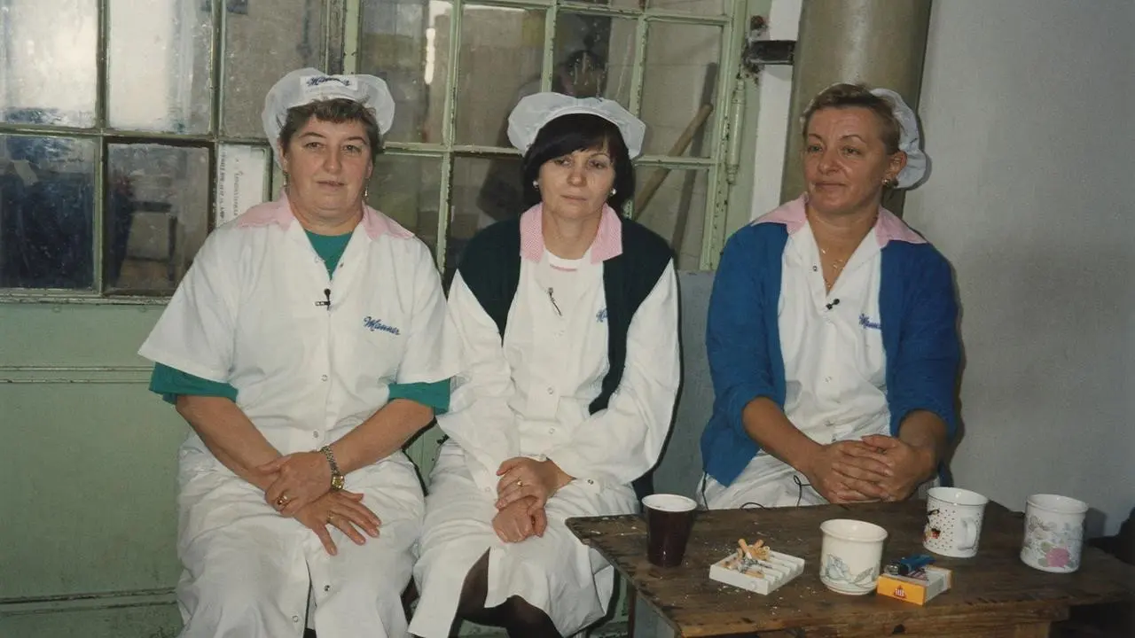 Alltagsgeschichte – Frauen in der Fabrik backdrop