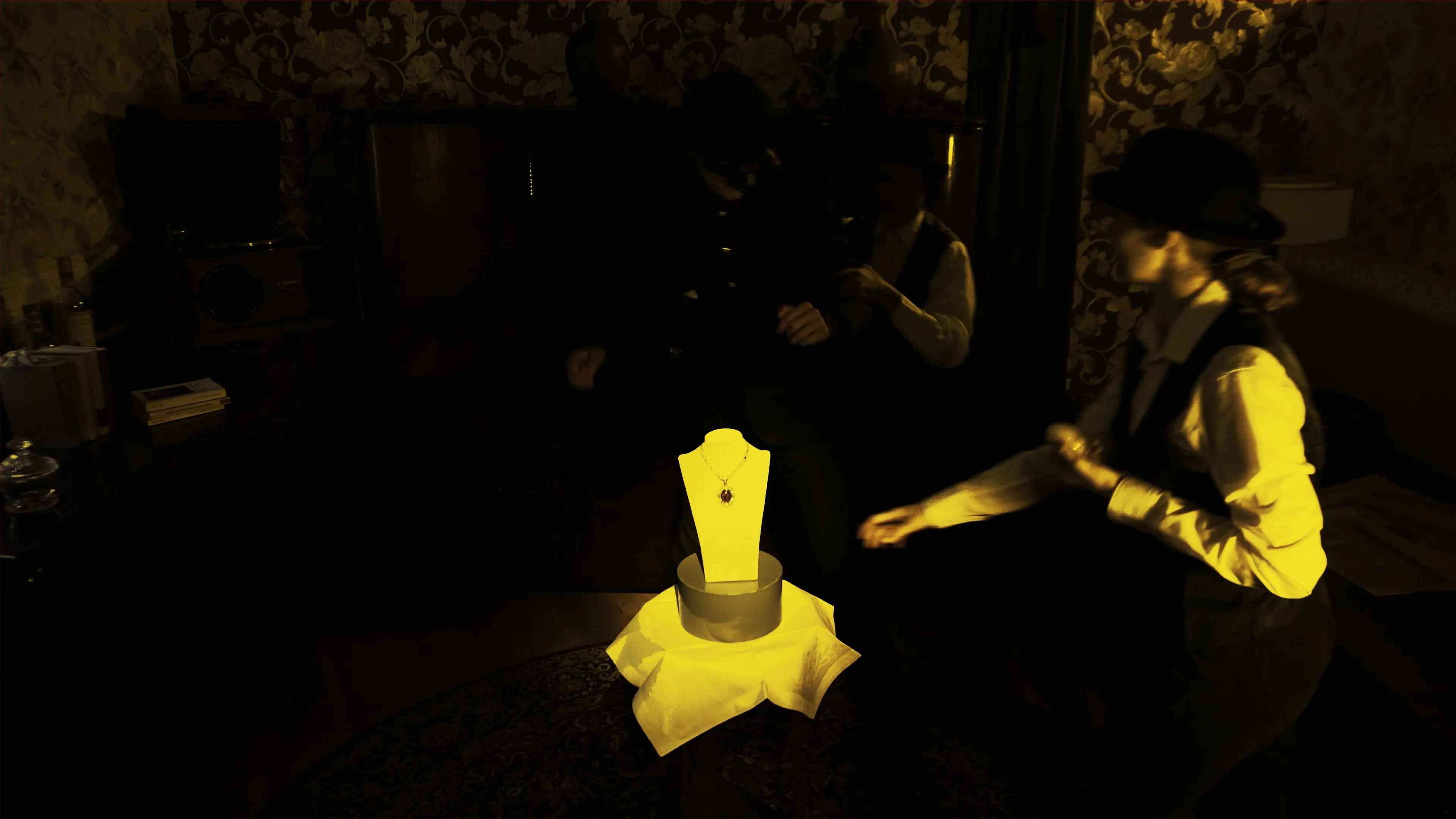 Das Amulett backdrop