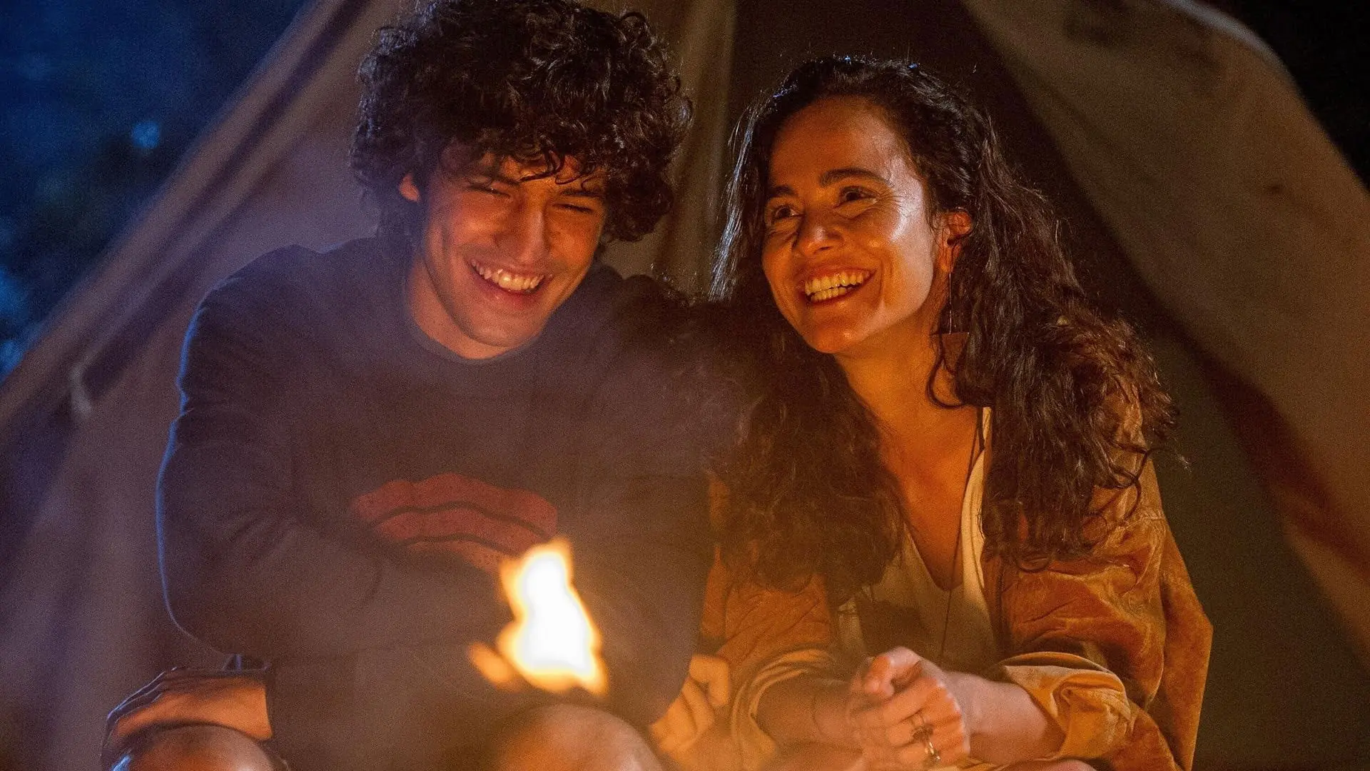 Eduardo and Monica backdrop