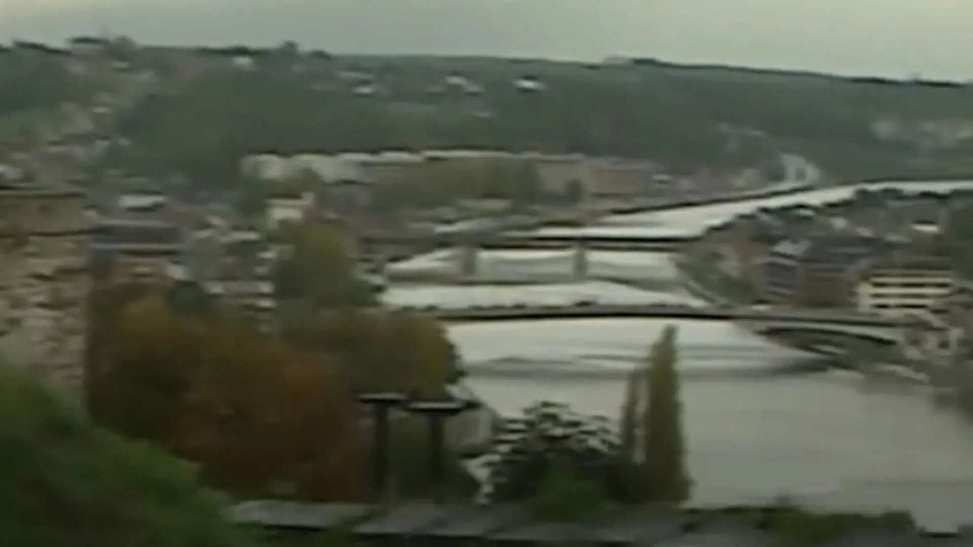 Affaires de famille backdrop