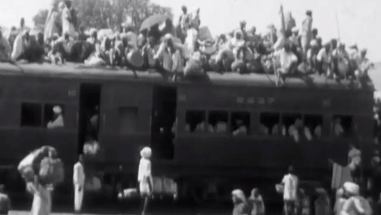 Lahore - Refugees from India backdrop