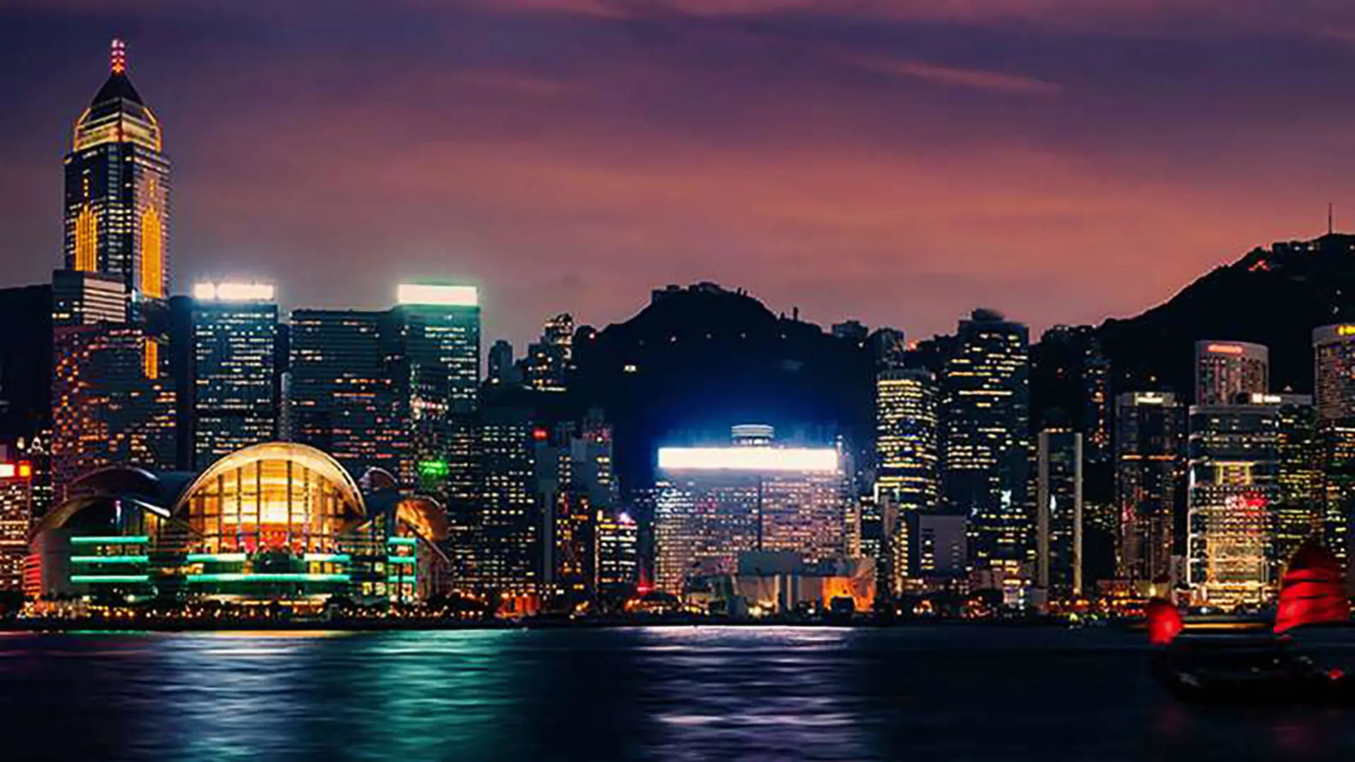 House Hunters International backdrop