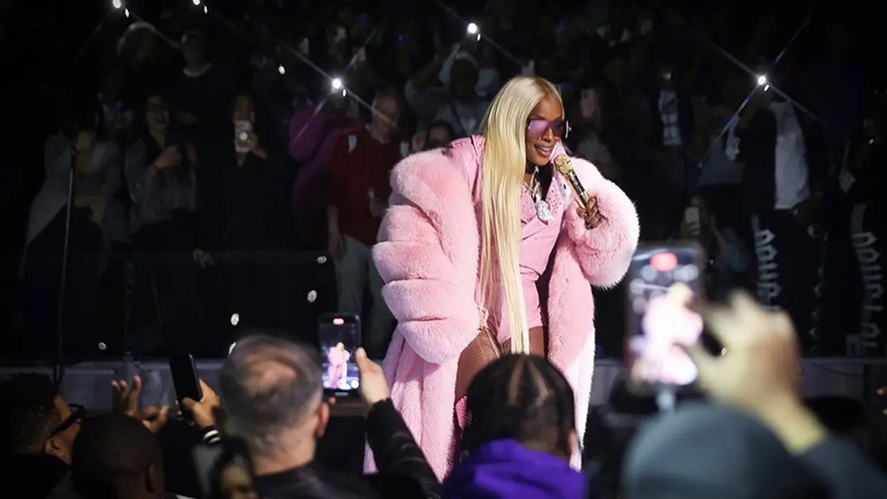 Mary J. Blige: For My Fans backdrop