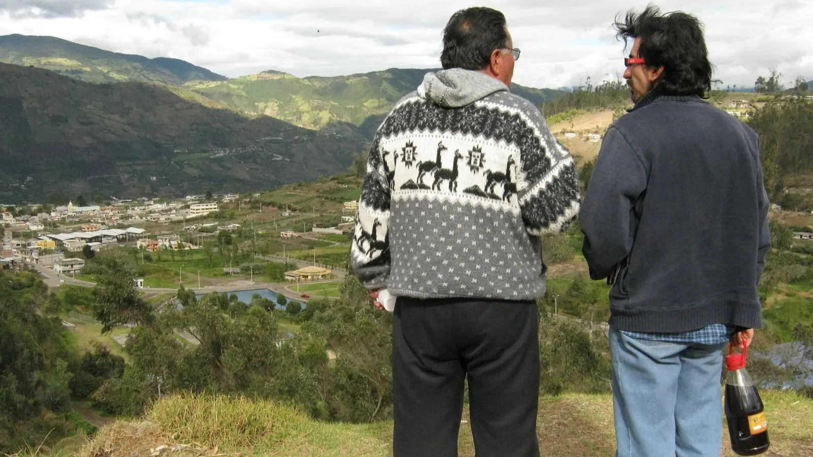Tierra adentro backdrop