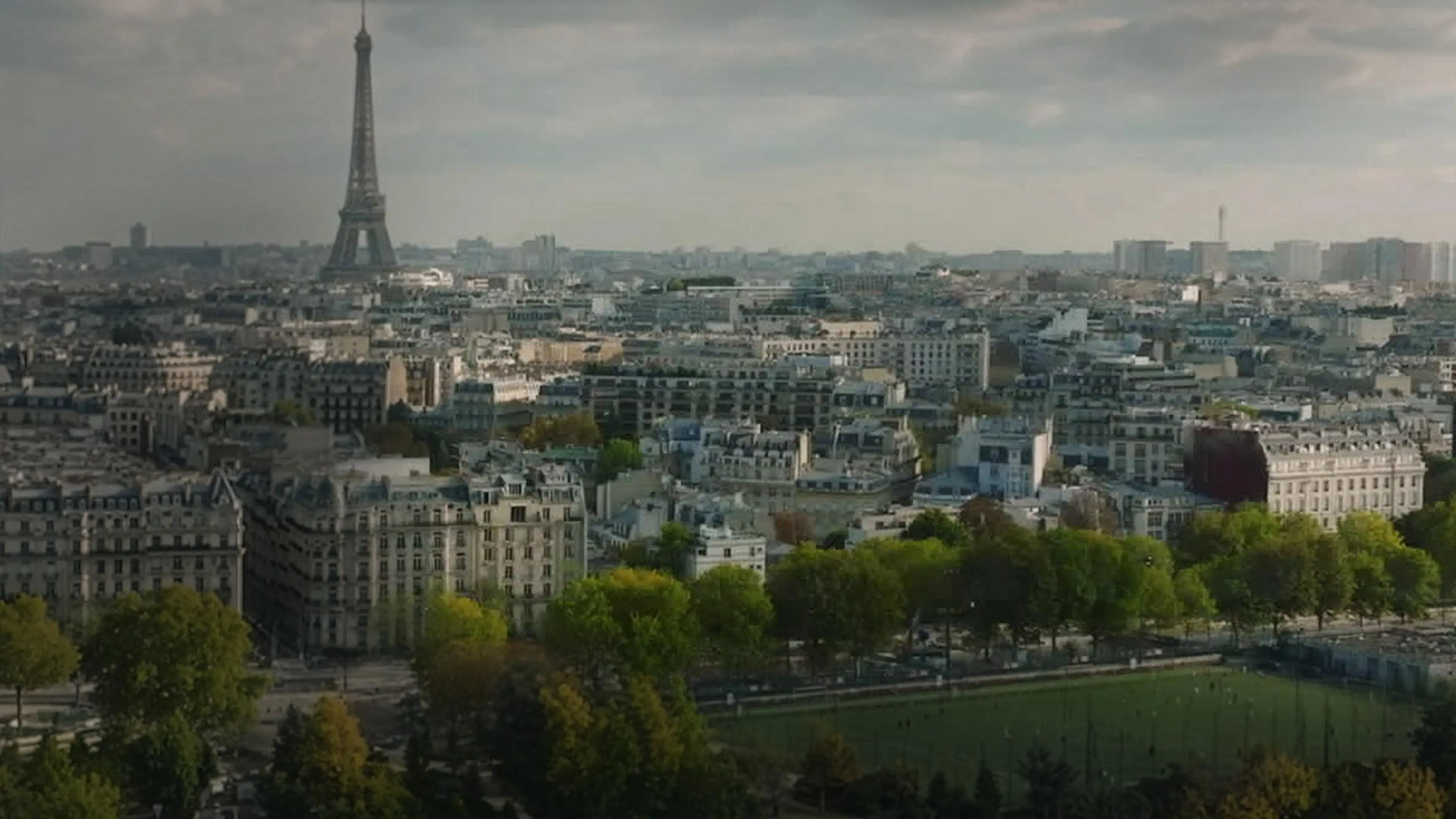 Le Suicide Francais backdrop