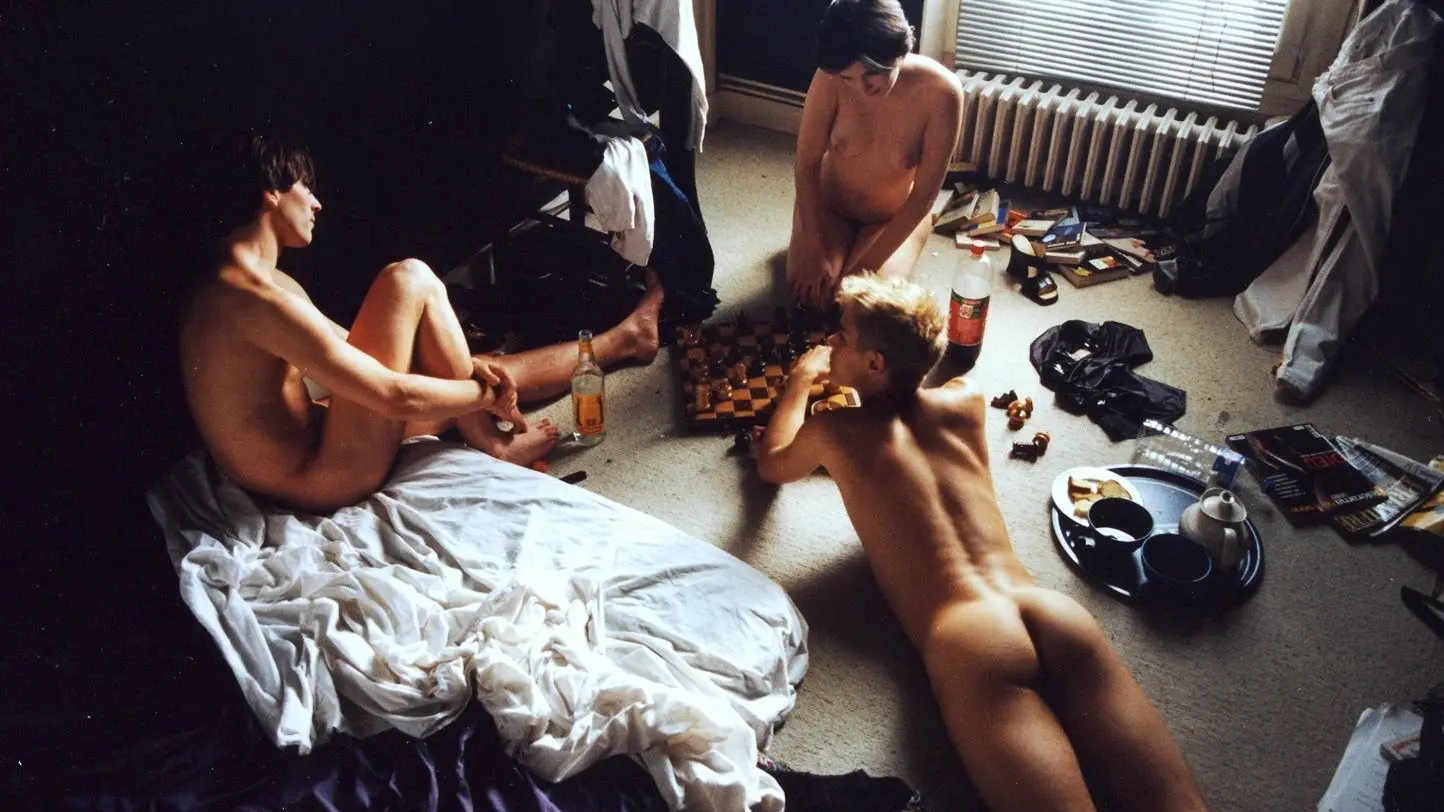 To the Extreme backdrop