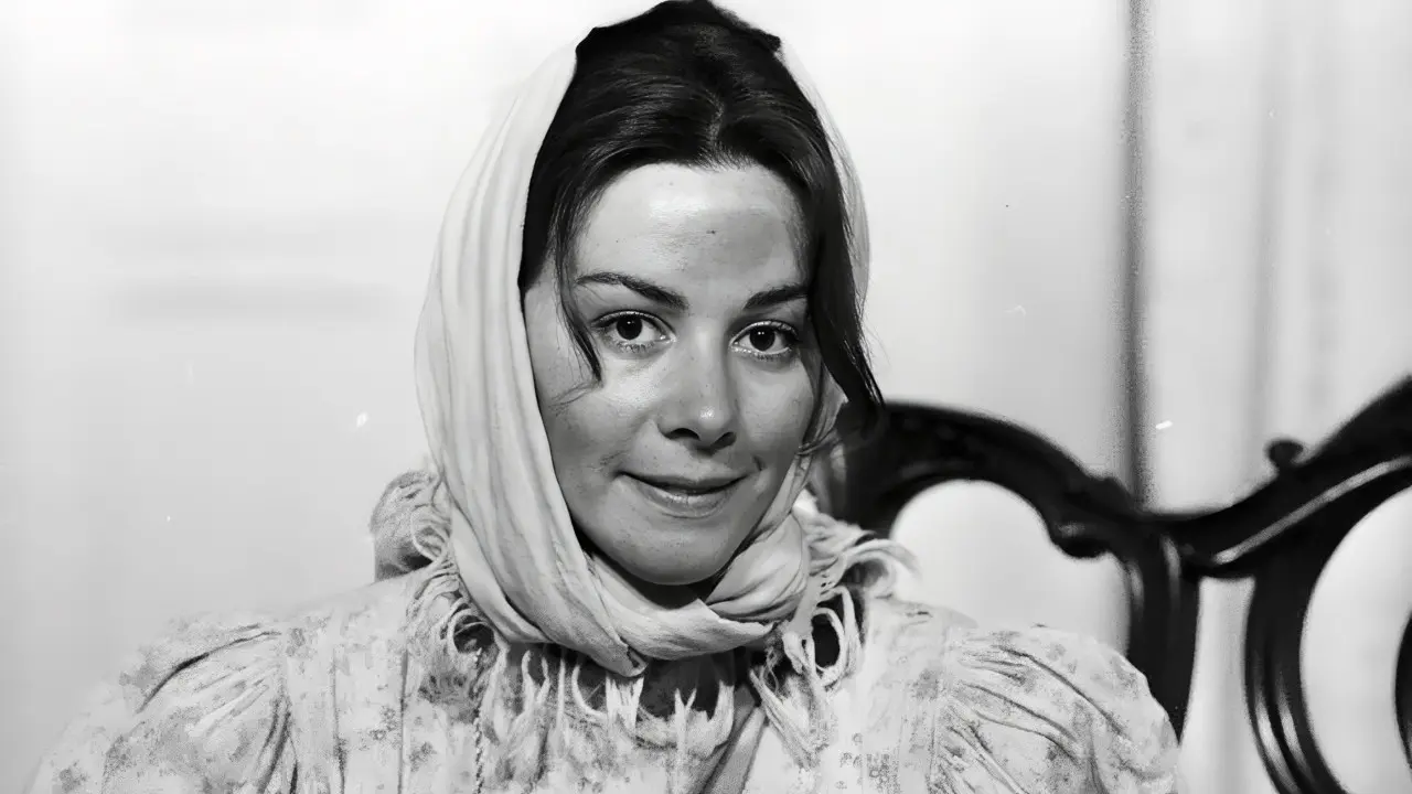 Maria, Maria backdrop