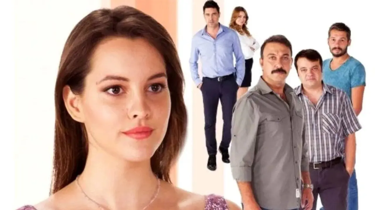 Üç Arkadaş backdrop