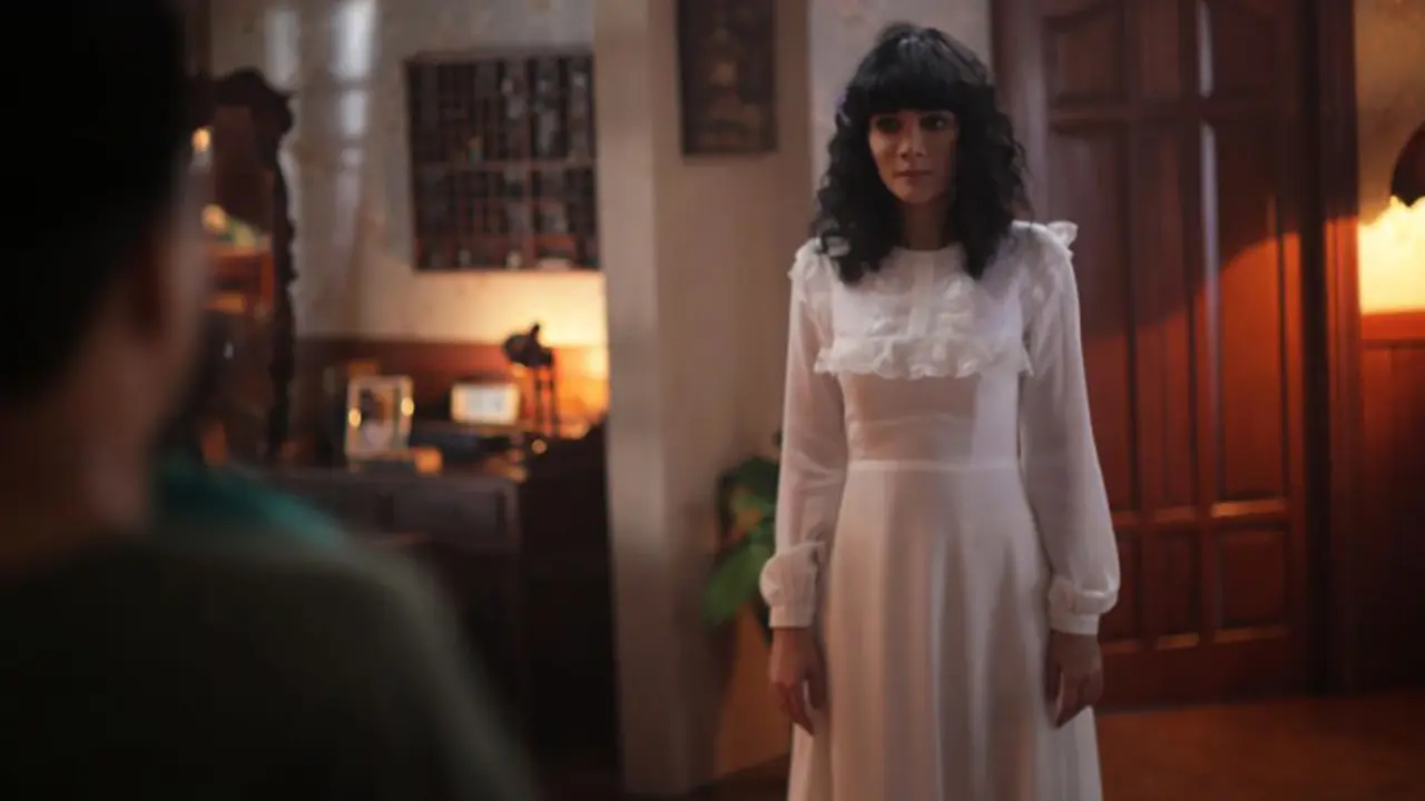 Suzzanna: Buried Alive backdrop