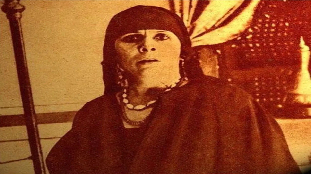 Zeinab backdrop