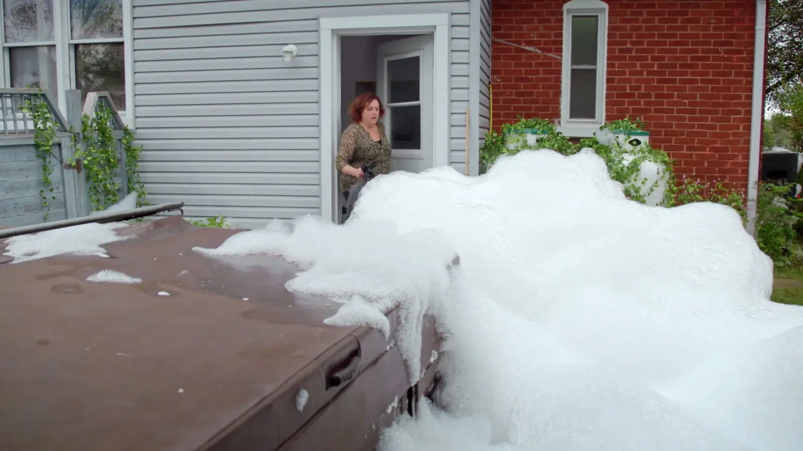 L'enfer, c'est chez nous backdrop