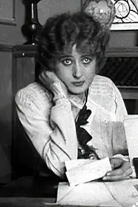 Suzanne Delvé