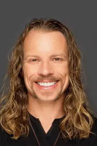 Dustin Leighton