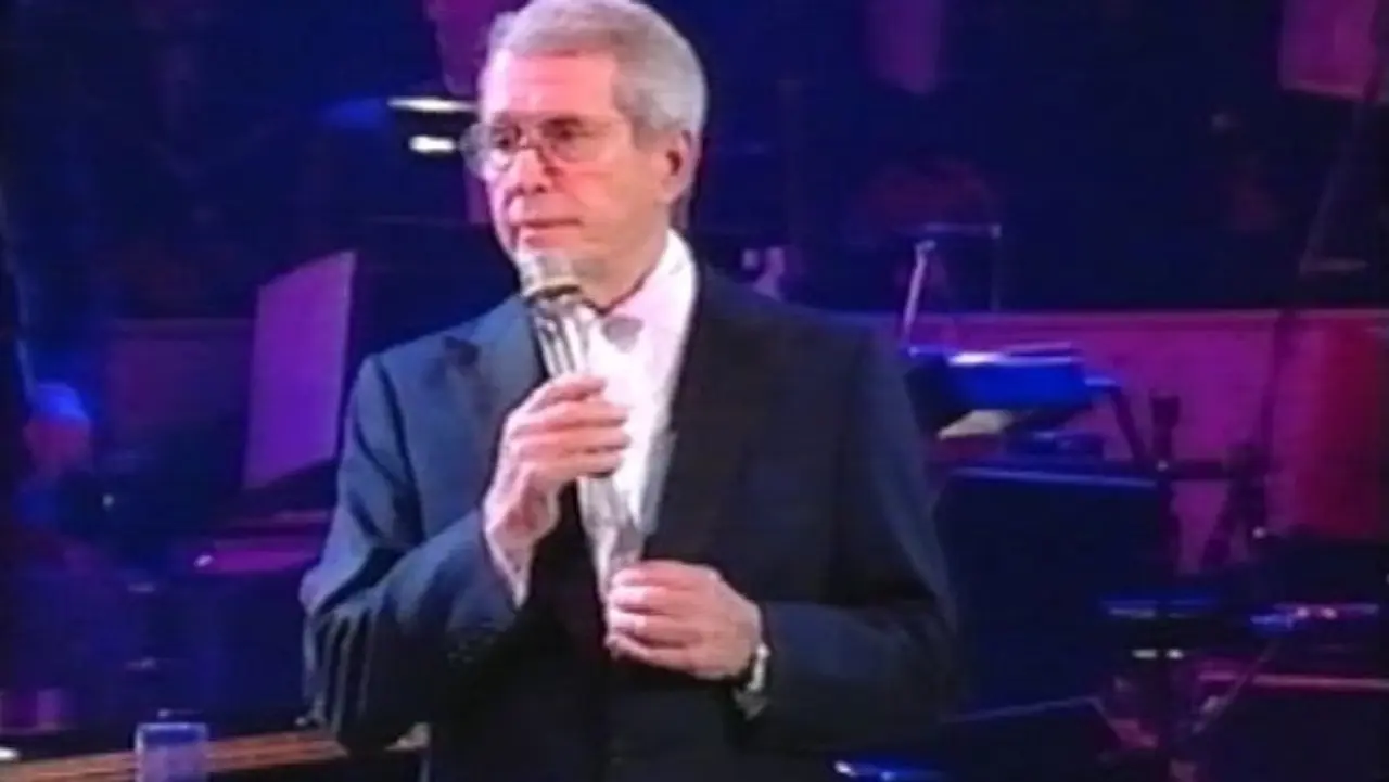 Perry Como's Irish Christmas backdrop