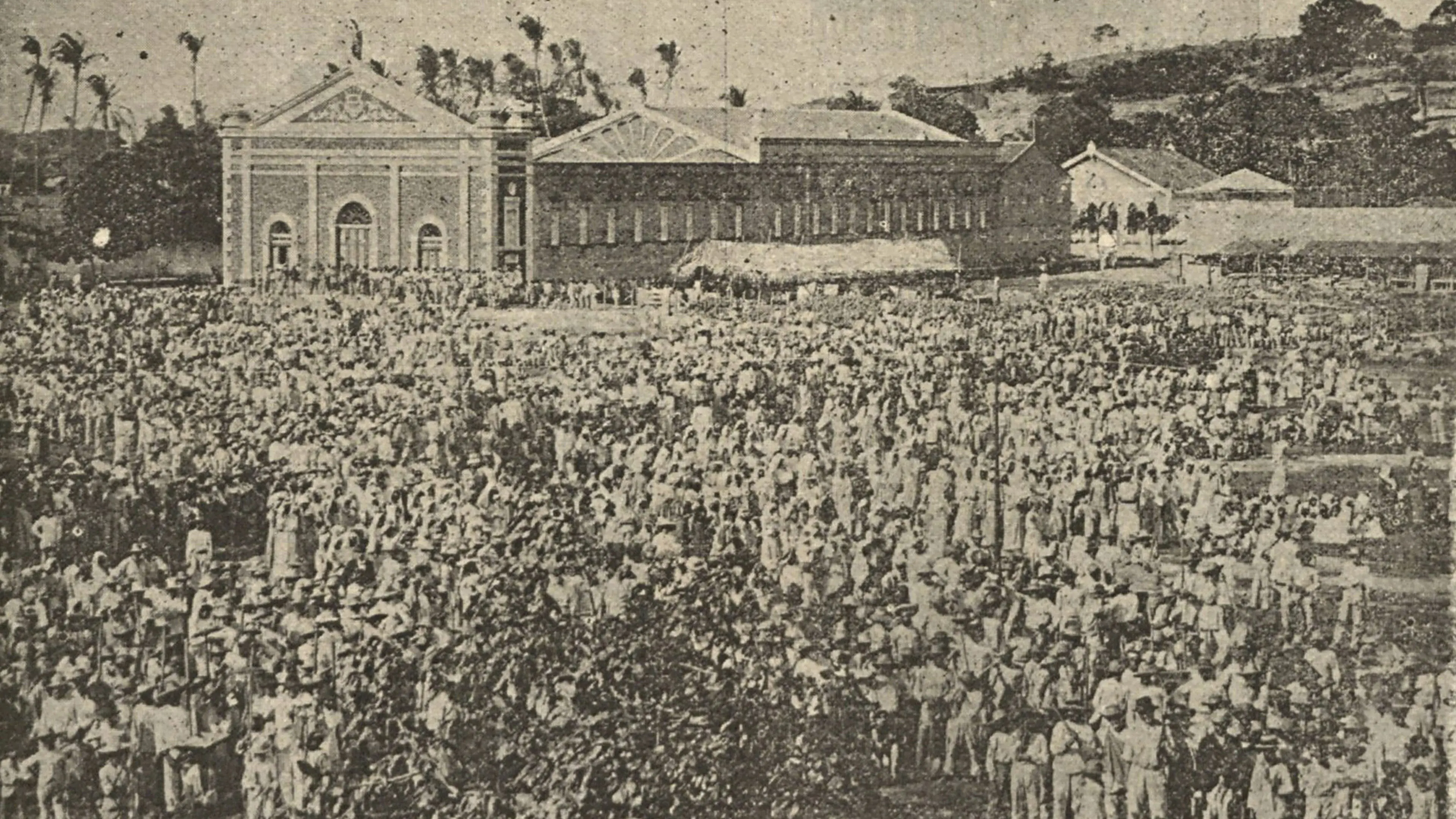 Je Vous Salue, Natal backdrop